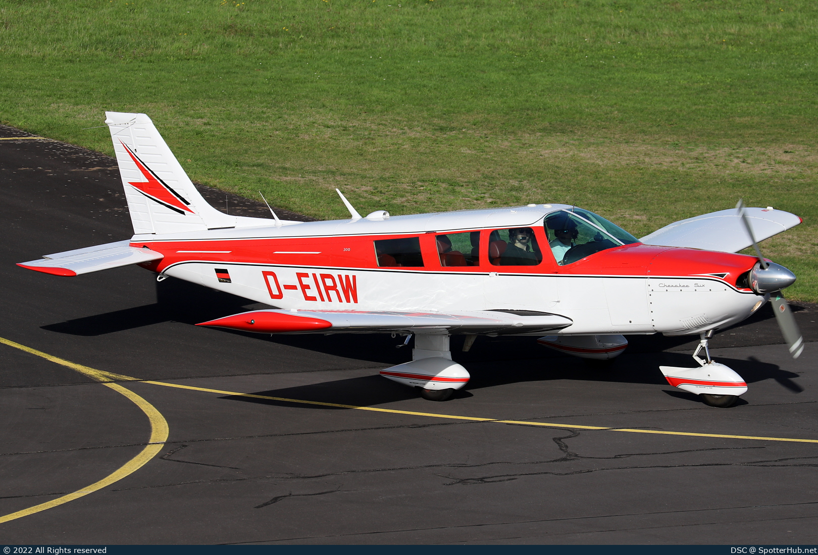 Photo of D-EIRW - Piper PA-32-300 Cherokee Six operated by Private