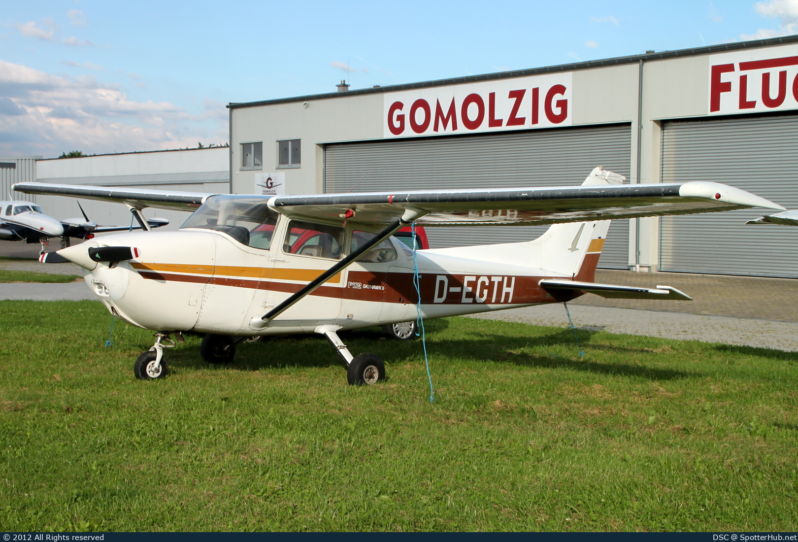 Photo of D-EGTH - Reims-Cessna F172N Skyhawk II operated by Private
