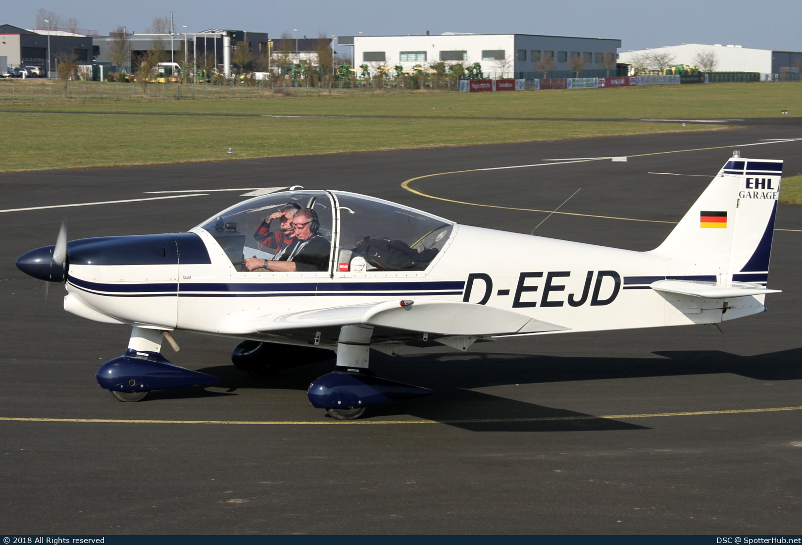 Photo of D-EEJD - Robin HR200/100 Acrobin operated by Private