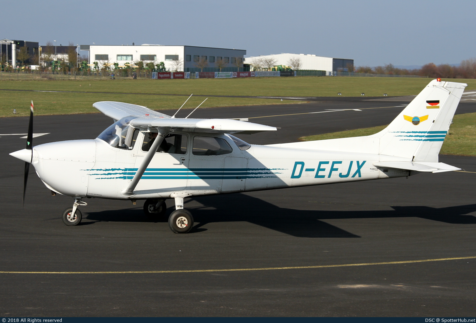 Photo of D-EFJX - Reims-Cessna F172N Skyhawk II operated by Badisch-Pfälzischer Flugsportverein