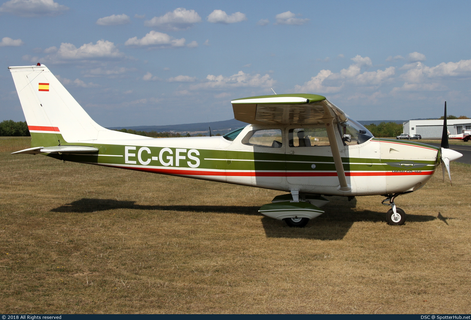 Photo of EC-GFS - Reims-Cessna F172H Skyhawk operated by Private