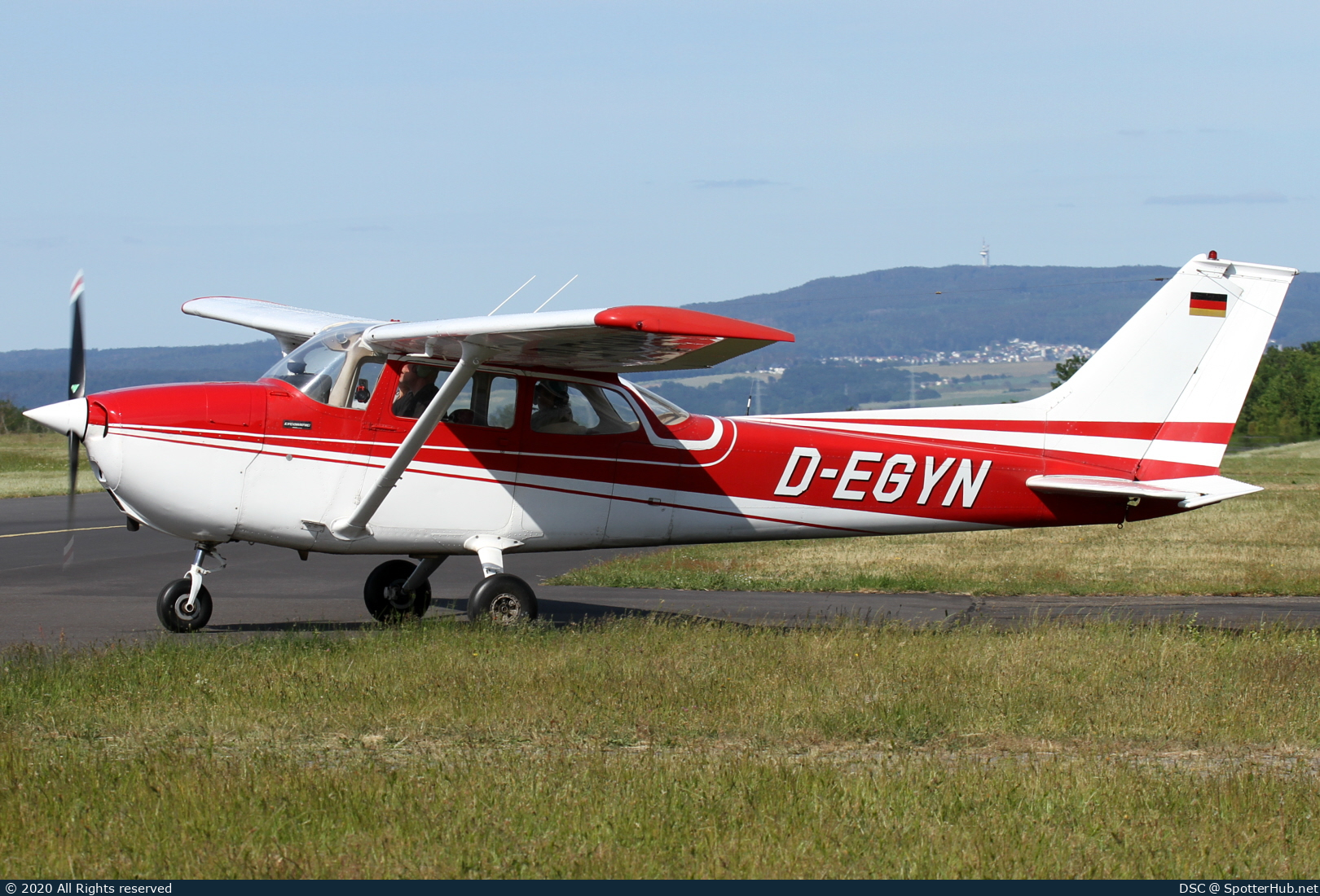 Photo of D-EGYN - Reims-Cessna F172M Skyhawk operated by Private