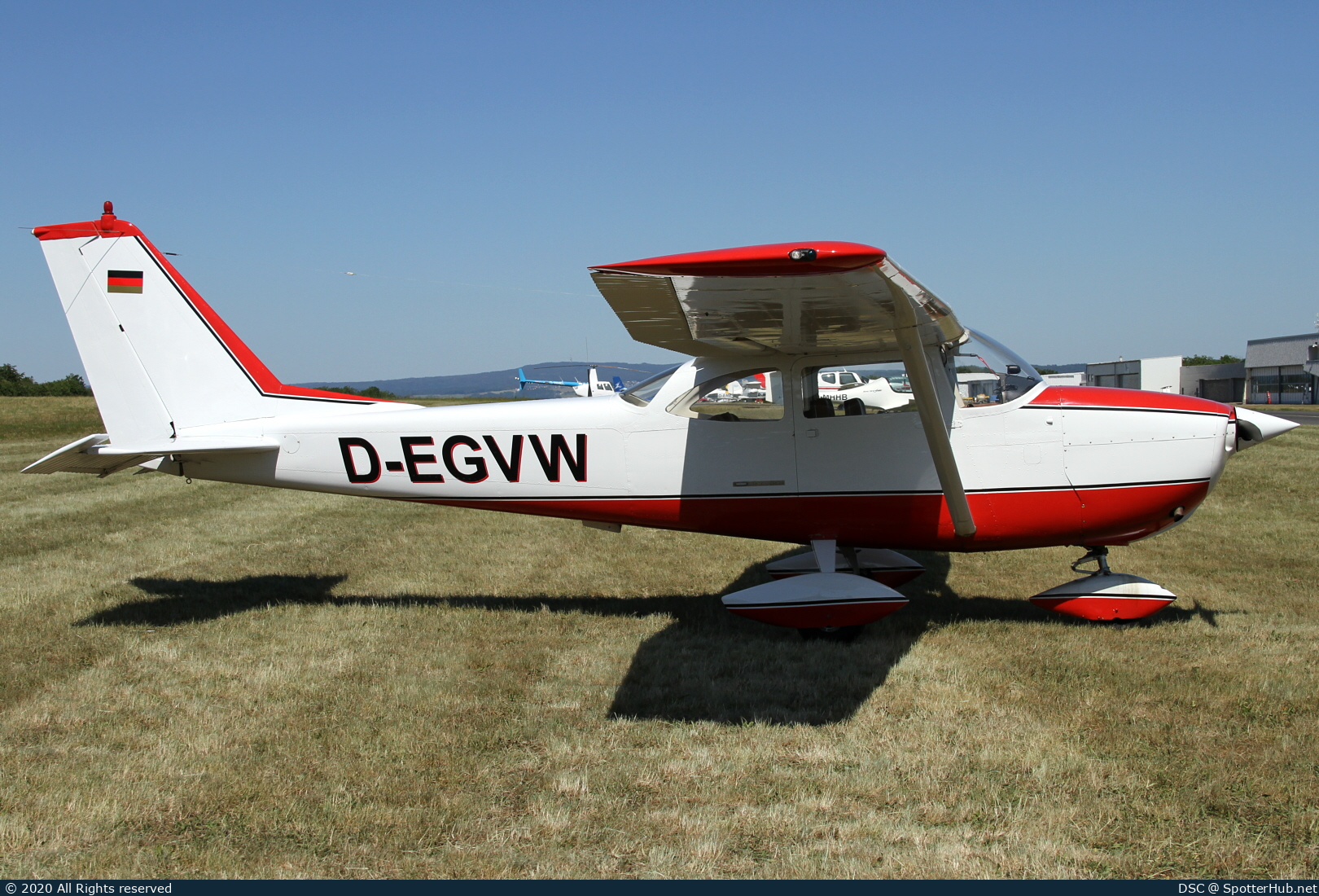 Photo of D-EGVW - Reims-Cessna F172G Skyhawk operated by Private