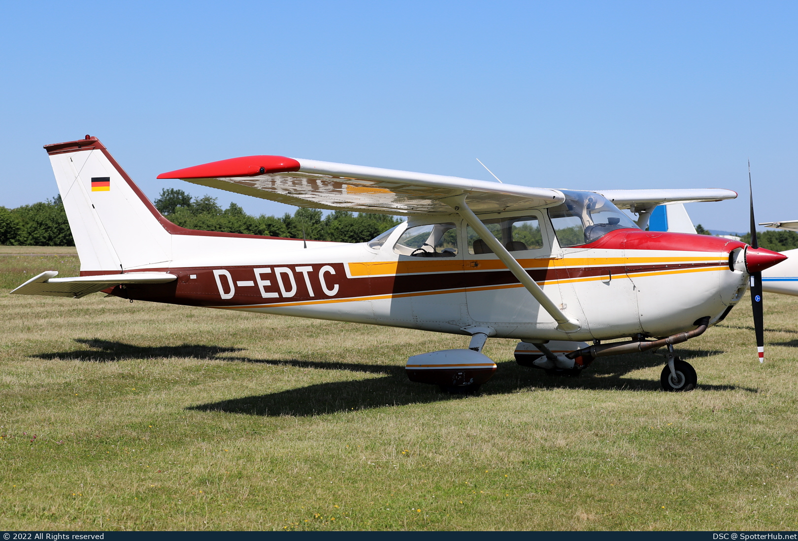 Photo of D-EDTC - Reims-Cessna F172M Skyhawk operated by Private