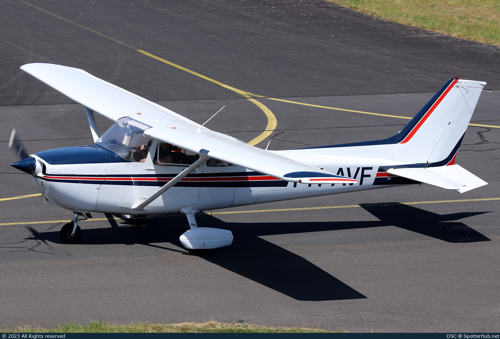 Photo of PH-AVF - Reims-Cessna F172P Skyhawk II operated by Luchtvaartbedrijf De Kempen