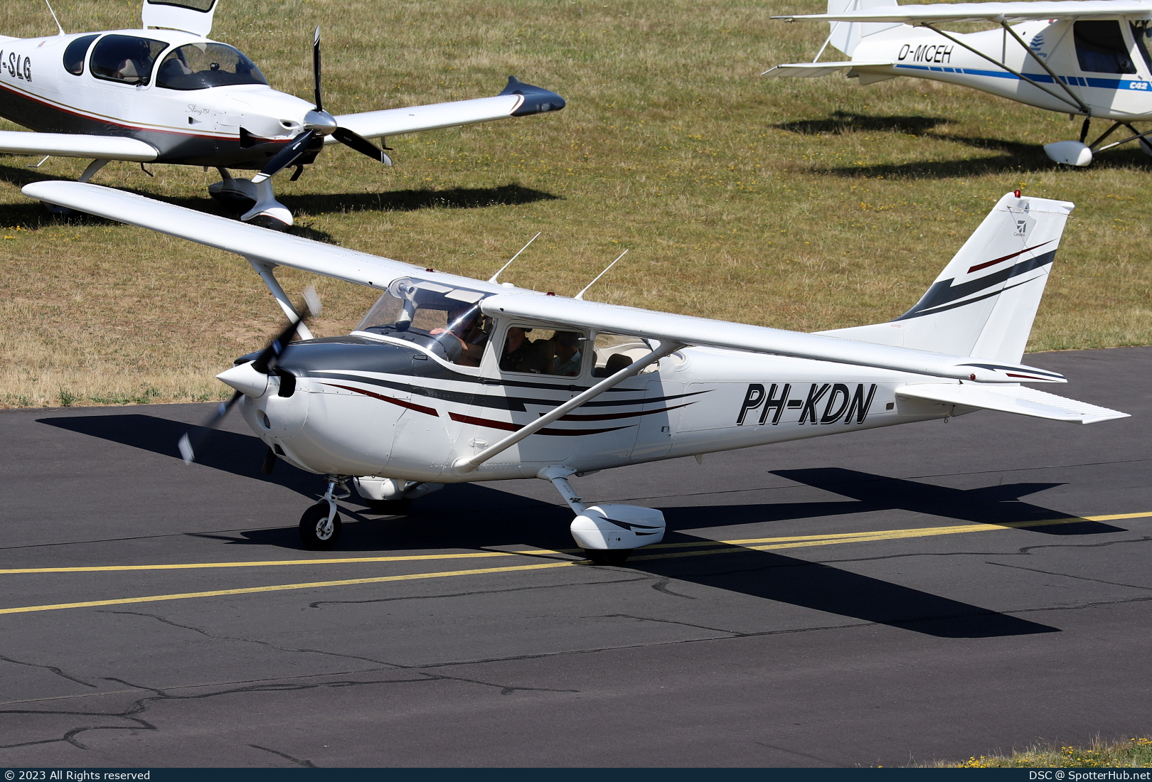 Photo of PH-KDN - Reims-Cessna F172N Skyhawk II operated by Noord Nederlandse Aero Club