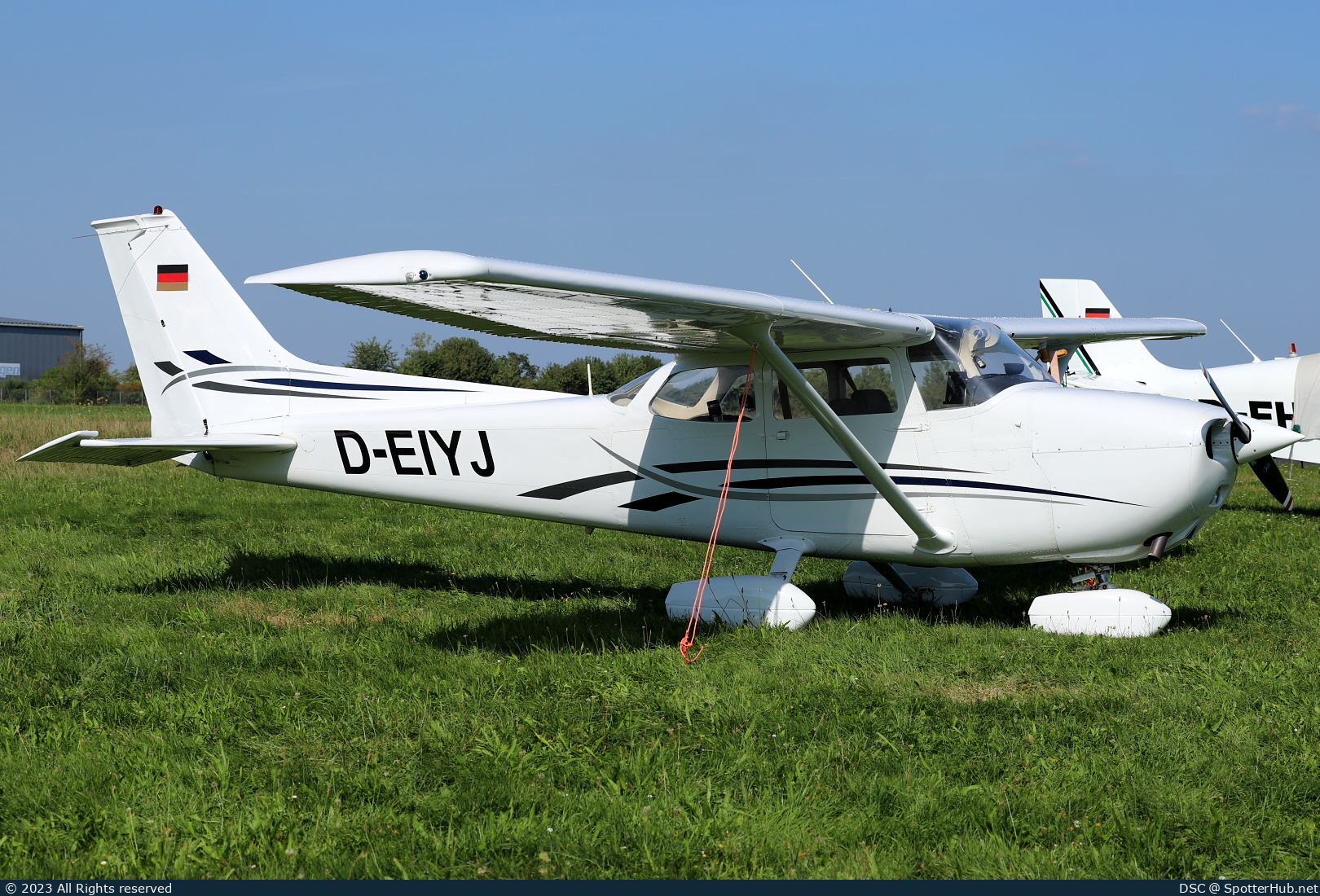 Photo of D-EIYJ - Reims-Cessna F172N Skyhawk II operated by Private