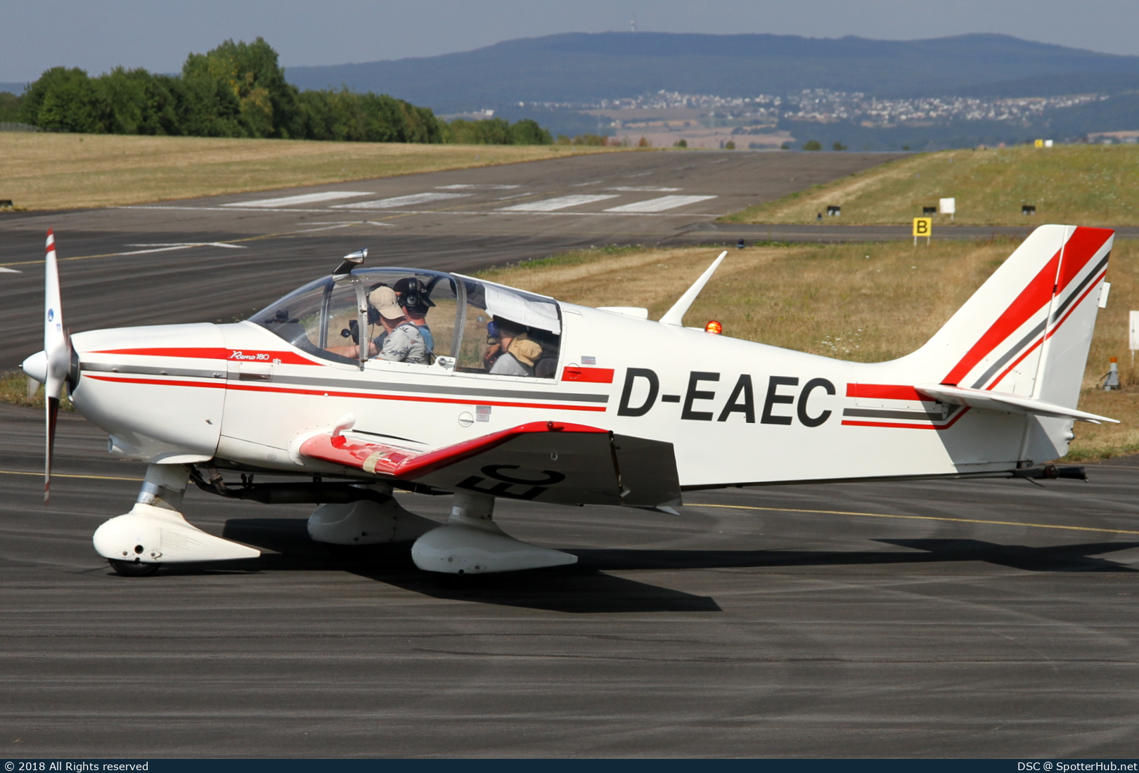 Photo of D-EAEC - Robin DR300/180R Remorqueur operated by Verein für Segelflug Krefeld