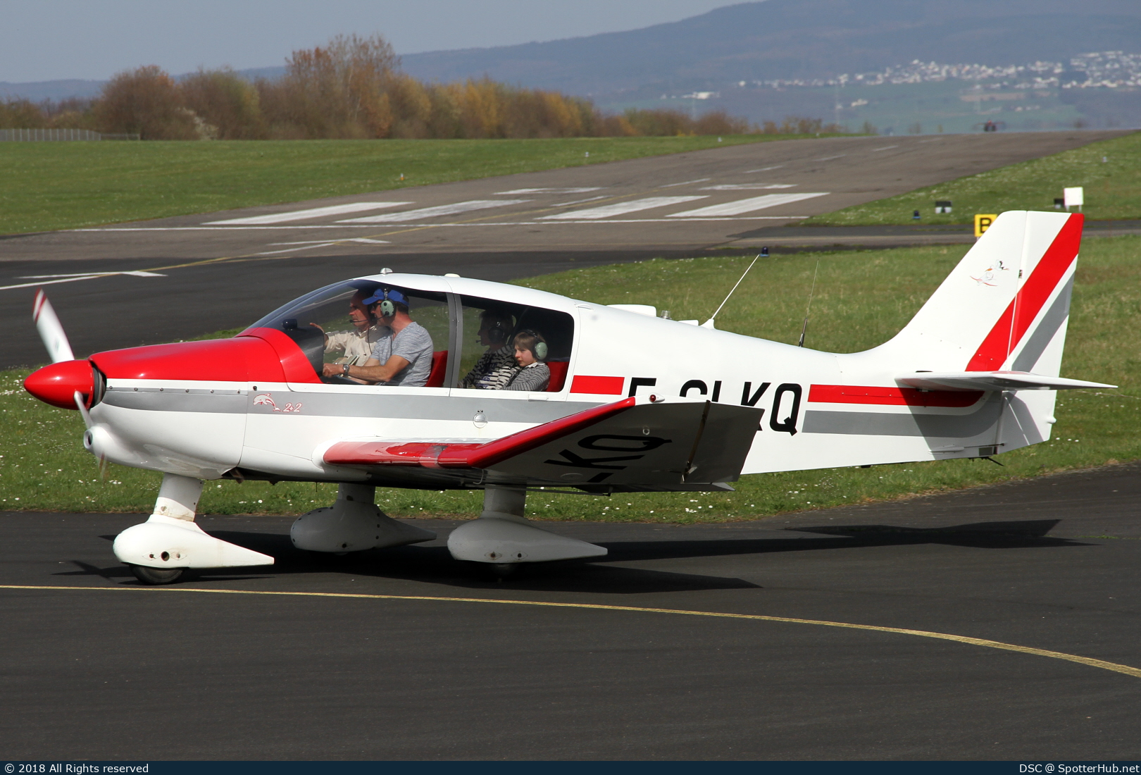Photo of F-GLKQ - Robin DR400/120 Dauphin 2+2 operated by Aéroclub Gaston Vailler de Lens Bénifontaine