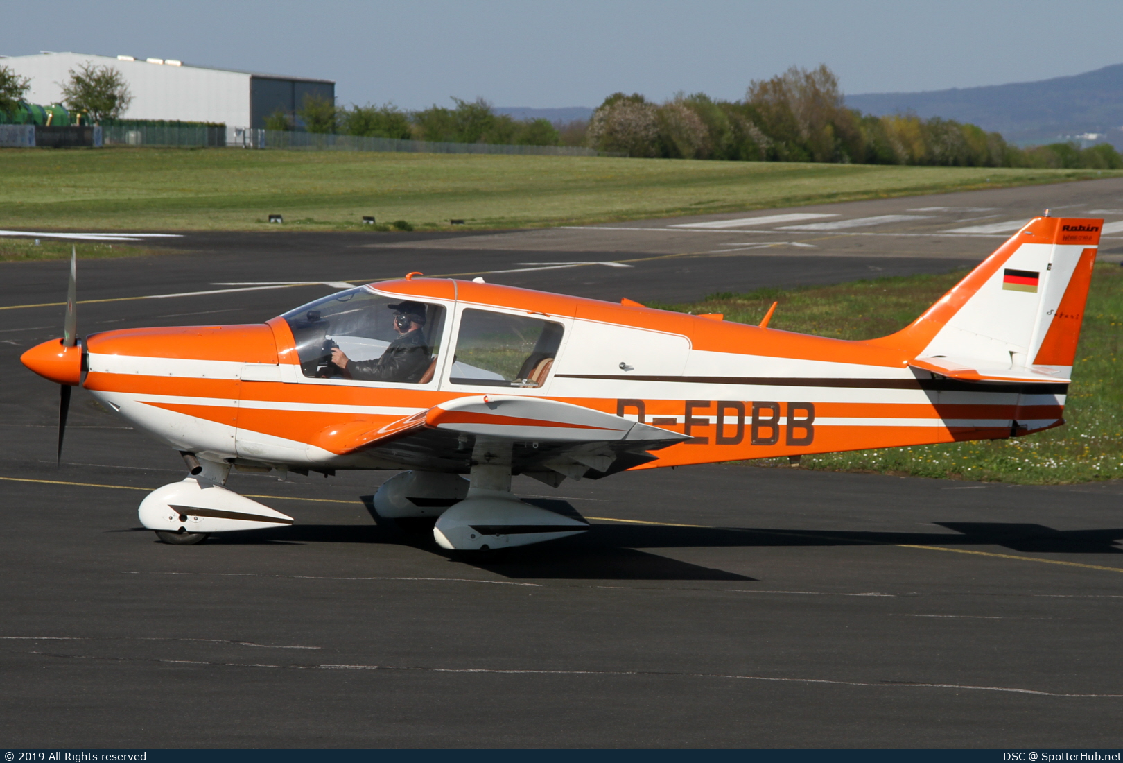 Photo of D-EDBB - Robin HR100/210 Safari operated by Private