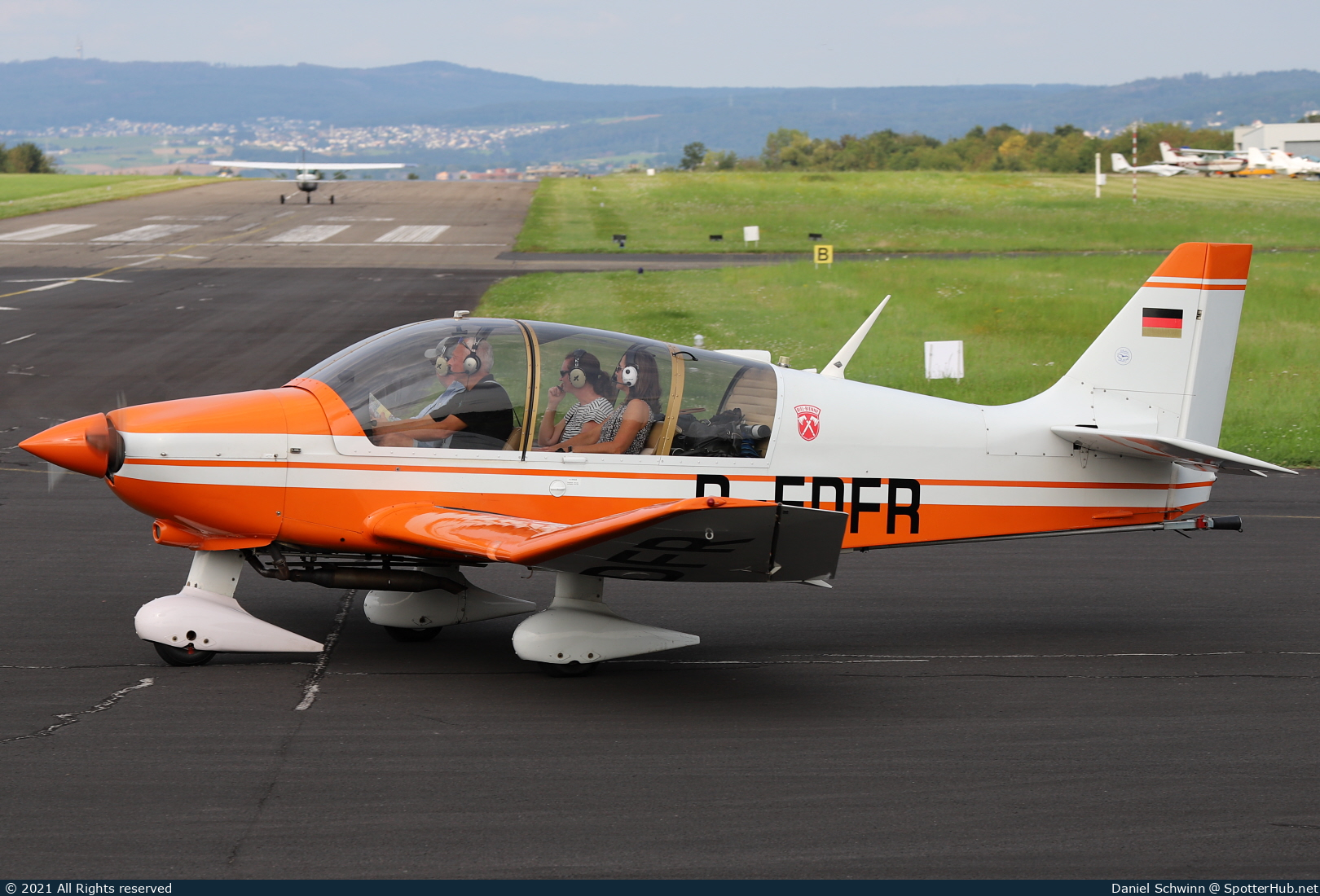 Photo of D-EDFR - Robin DR400/180R Remorqueur operated by Luftsportverein Bruchsal