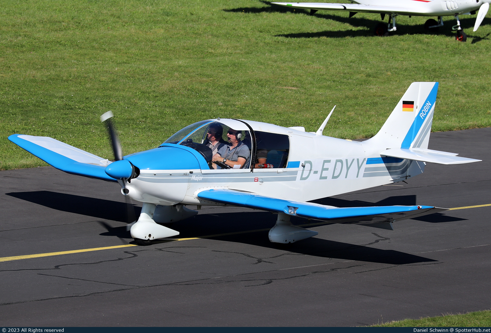Photo of D-EDYY - Robin DR400/140B Major operated by Private