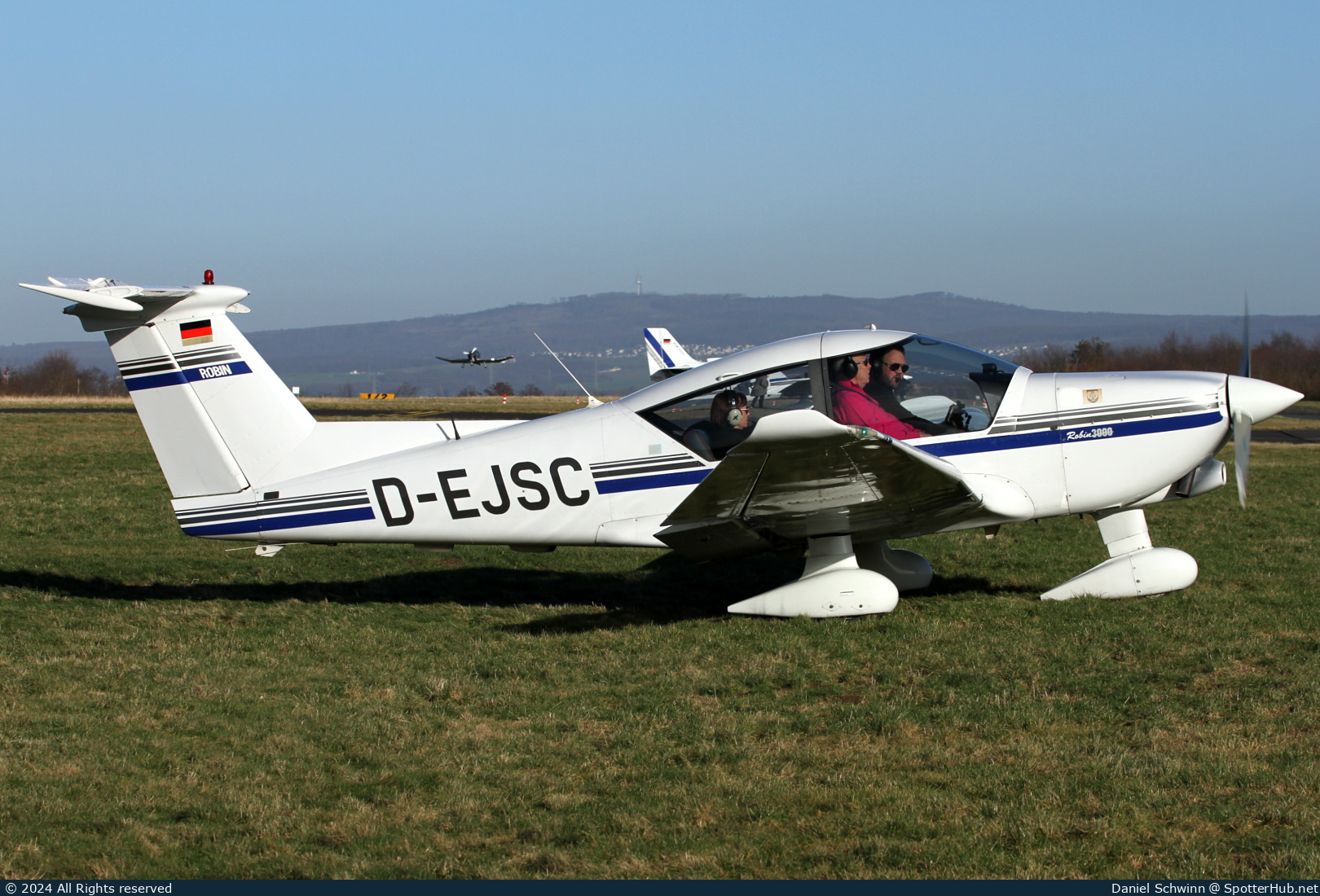 Photo of D-EJSC - Robin R3000/160 operated by Godesberger Sportfliegerclub