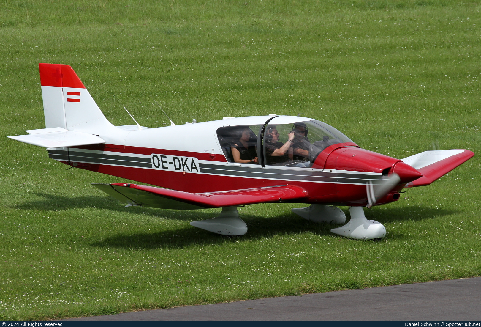 Photo of OE-DKA - Robin DR400/140B Dauphin 4 operated by Philips Fluggruppe Aachen