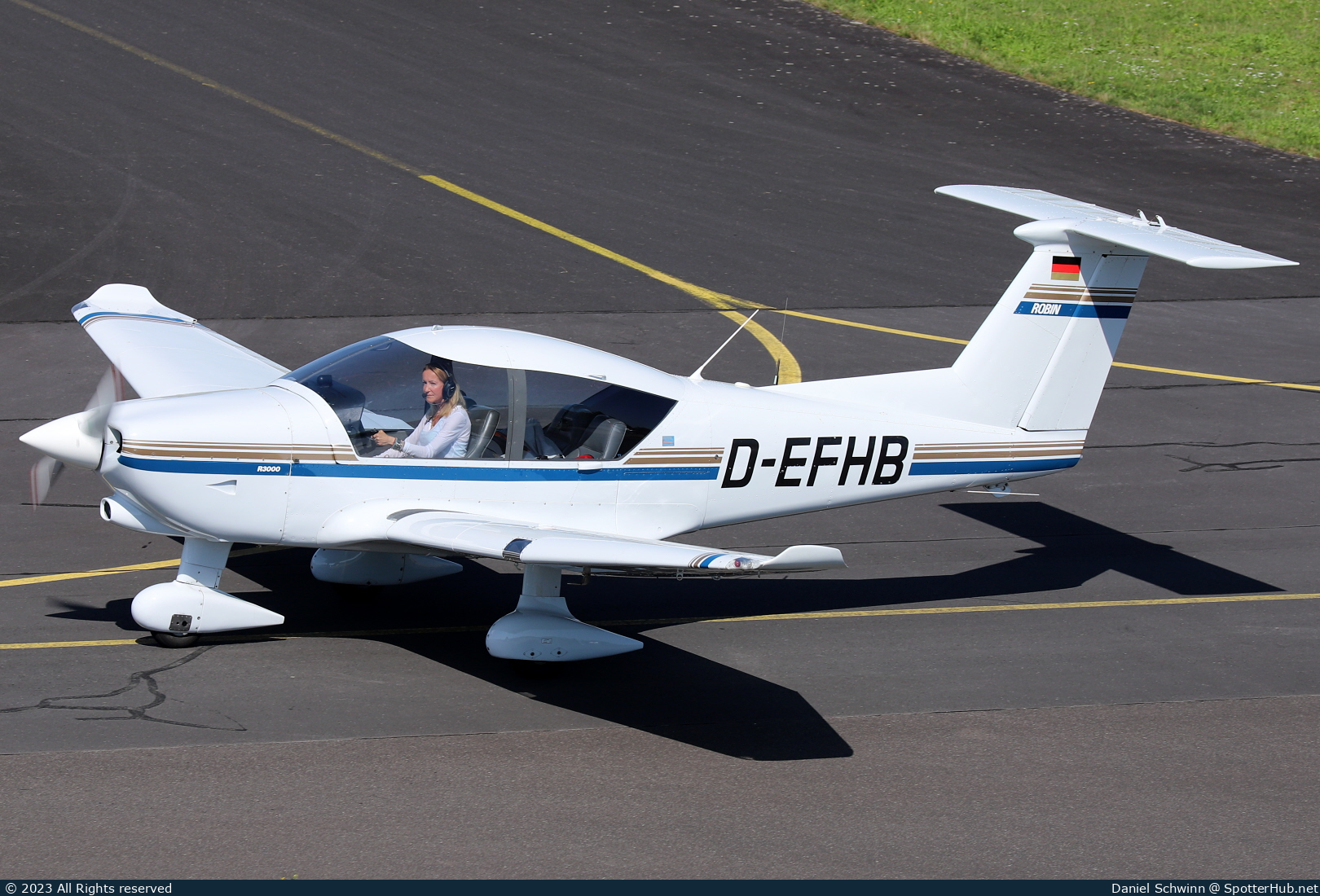 Photo of D-EFHB - Robin R3000/160 operated by Private