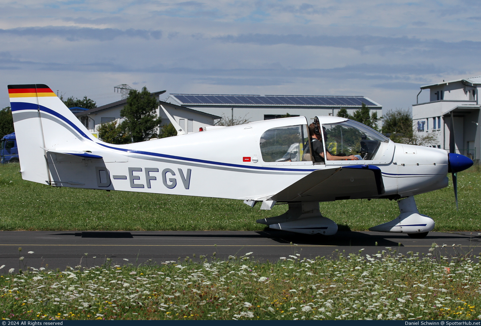 Photo of D-EFGV - Robin DR400/140B Dauphin 4 operated by Private