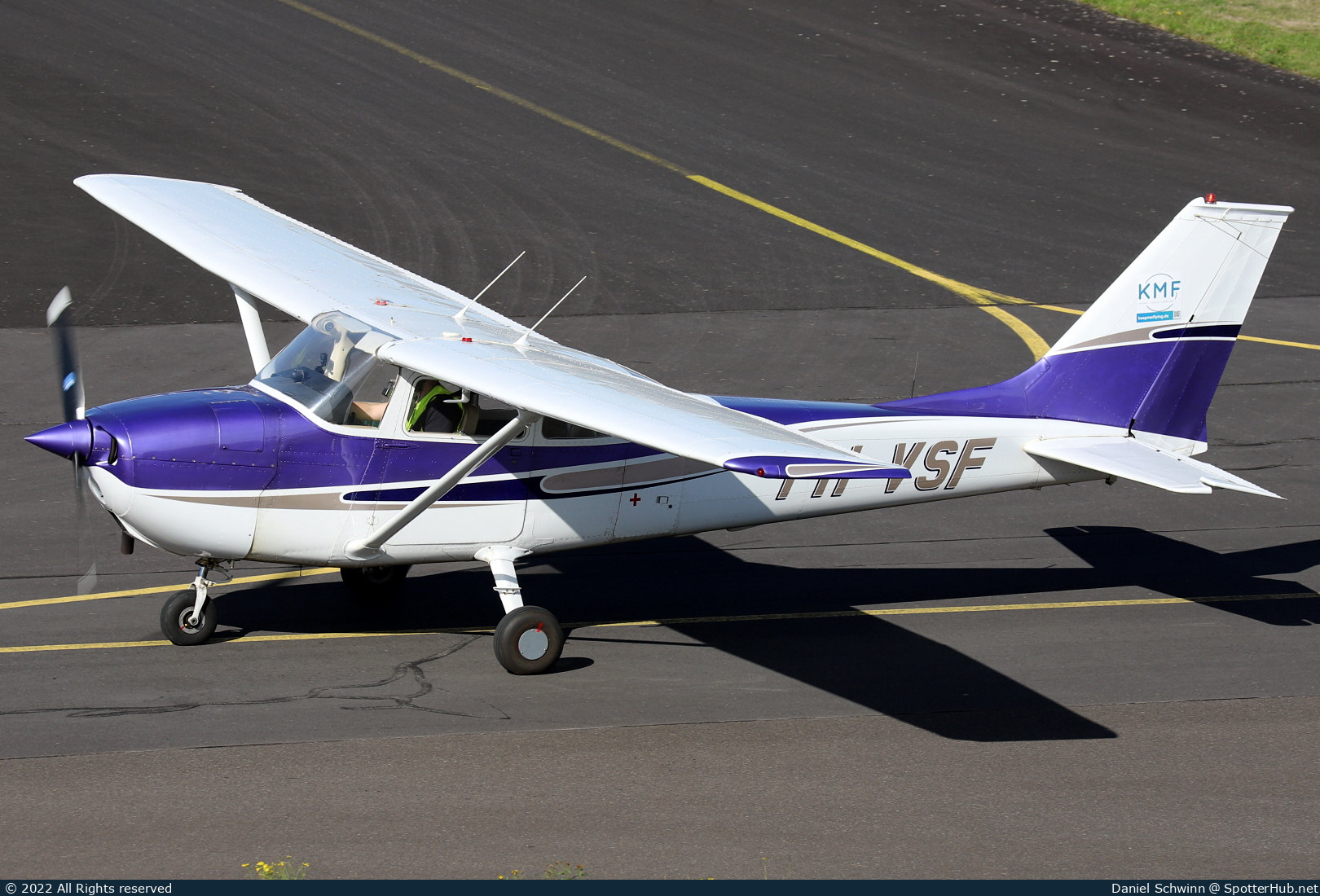 Photo of PH-VSF - Reims-Cessna F172L Skyhawk operated by Keep Me Flying
