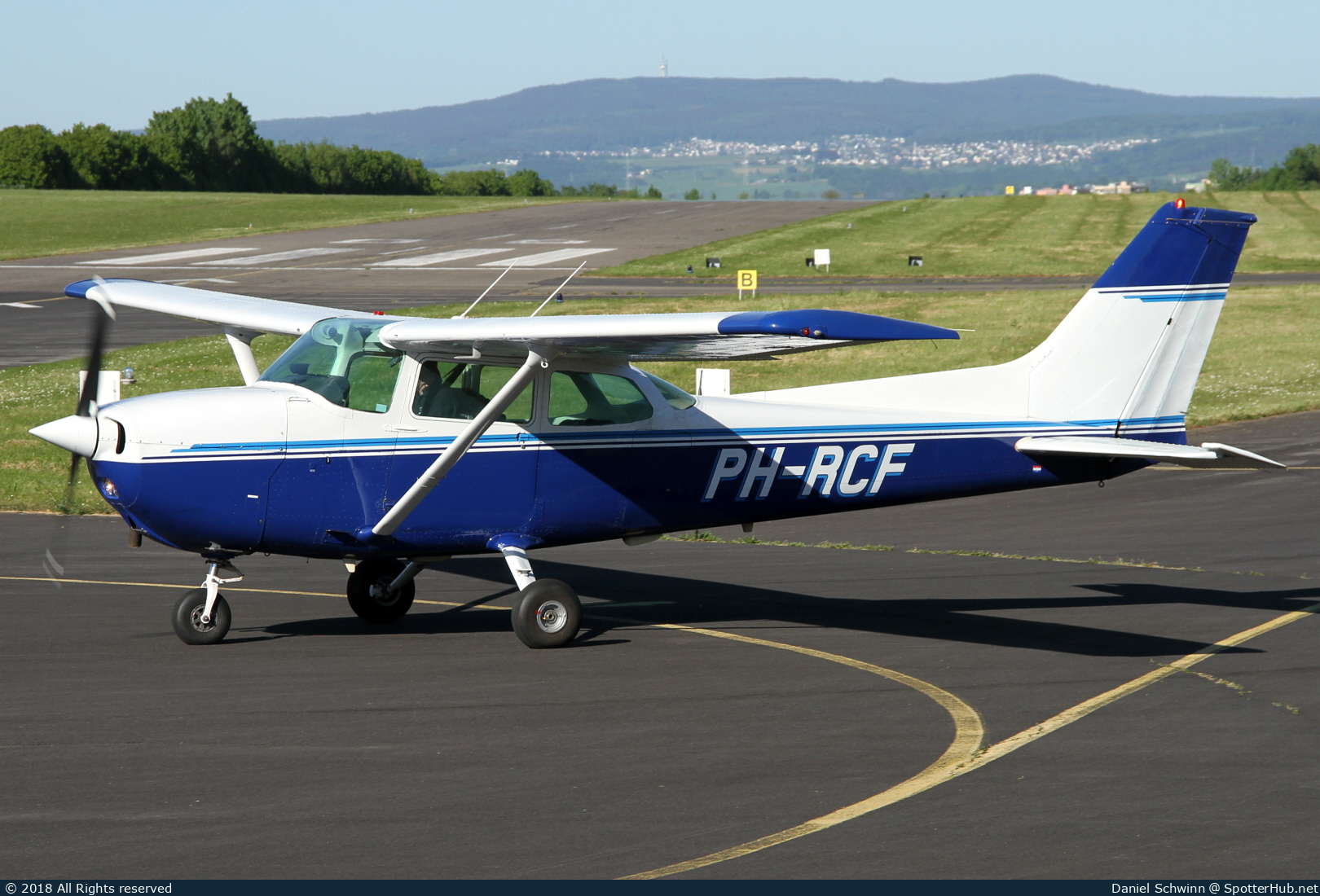 Photo of PH-RCF - Reims-Cessna F172N Skyhawk II operated by Motorfluggemeinschaft Speyer