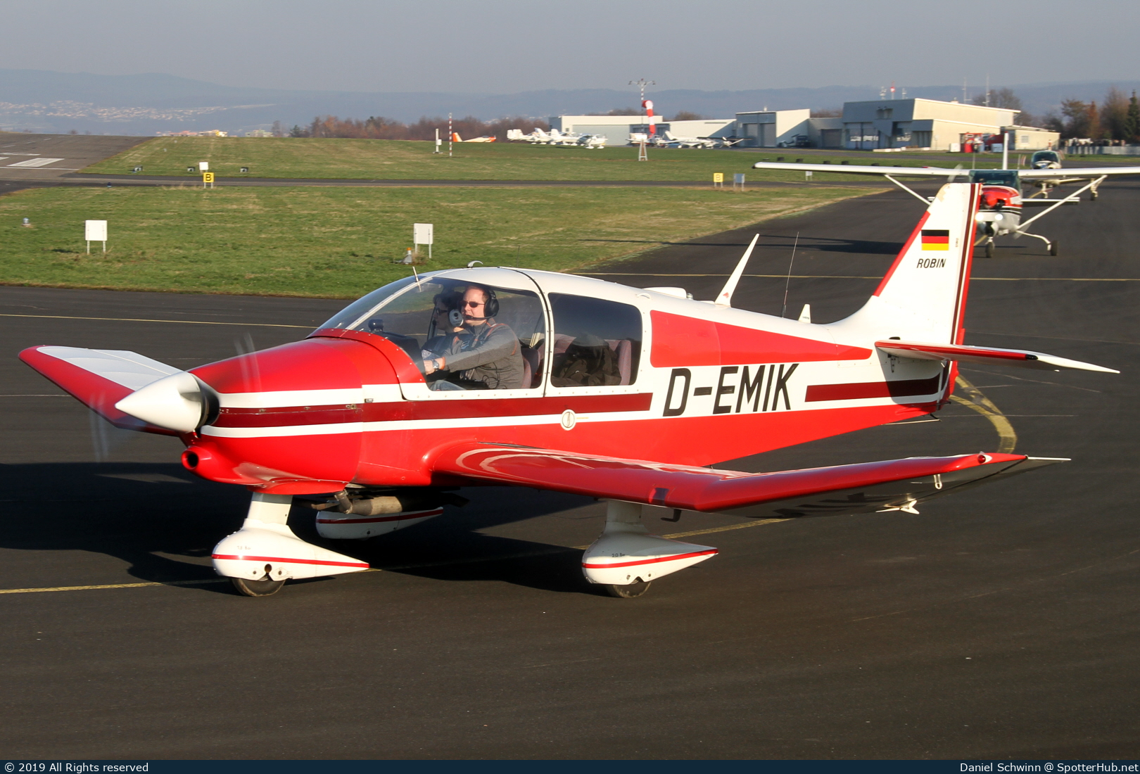Photo of D-EMIK - Robin DR400/140B Major operated by Private