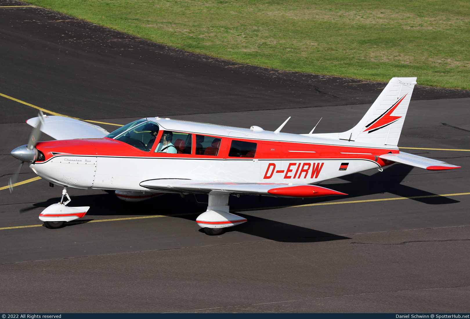 Photo of D-EIRW - Piper PA-32-300 Cherokee Six operated by Private