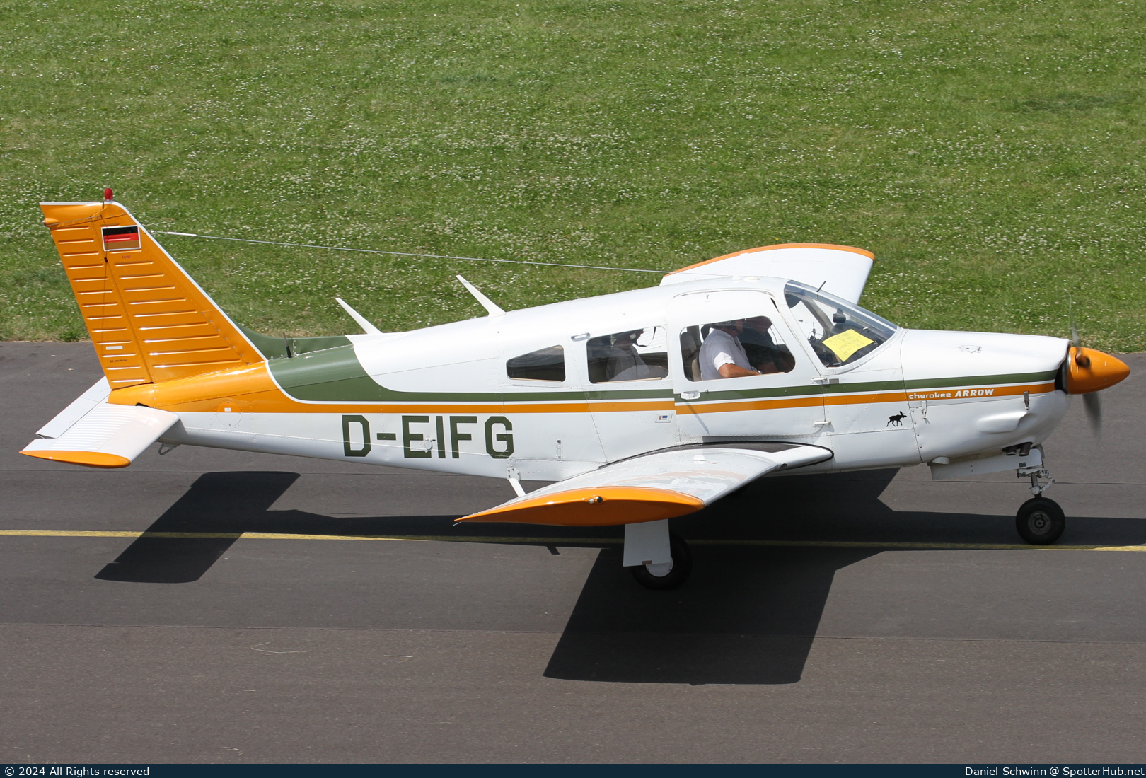 Photo of D-EIFG - Piper PA-28R-200 Cherokee Arrow II operated by Private