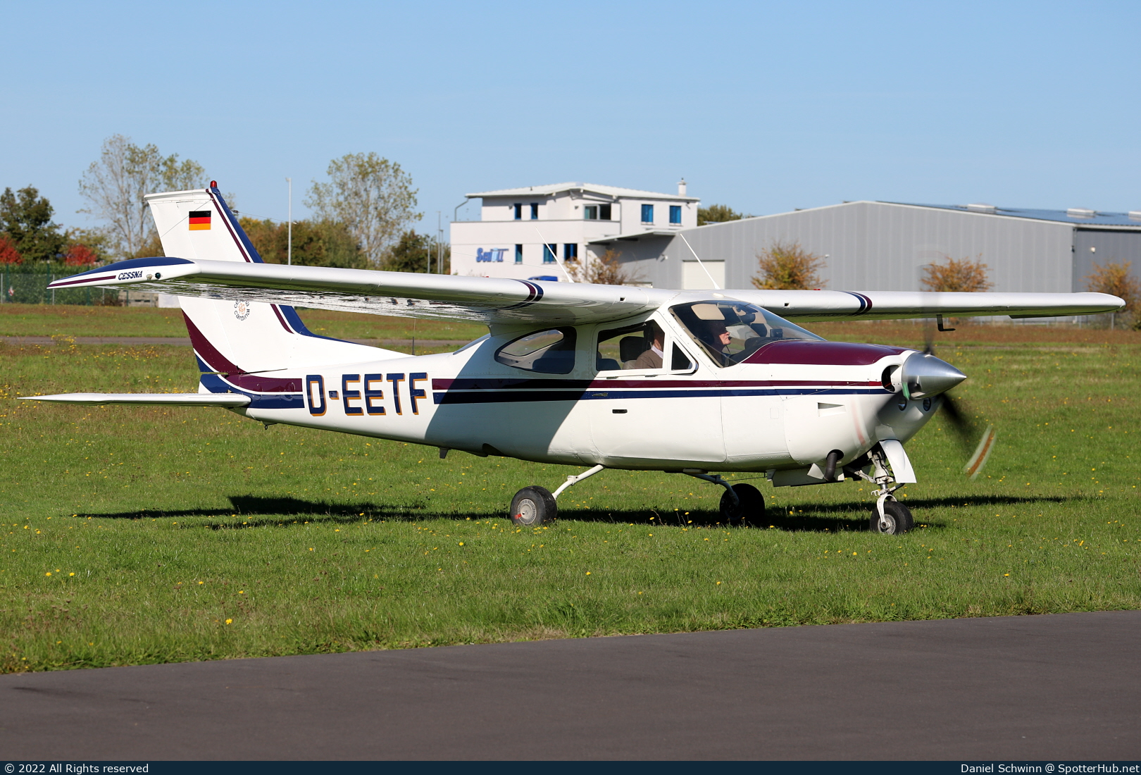Photo of D-EETF - Reims-Cessna F177RG Cardinal RG operated by Private