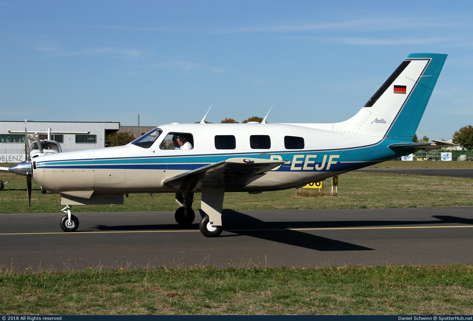 Photo of D-EEJF - Piper PA-46-310P Malibu operated by Private
