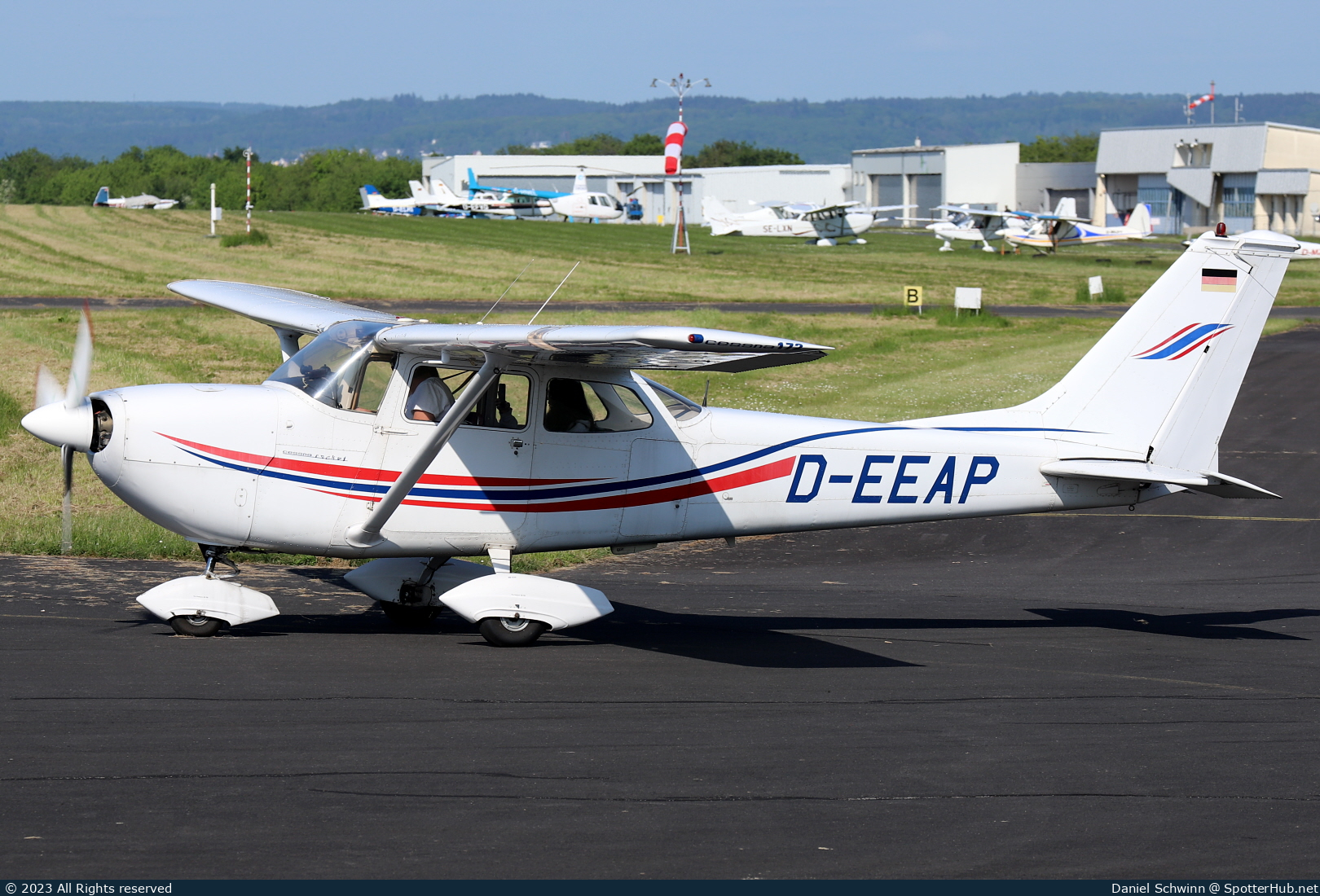 Photo of D-EEAP - Reims-Cessna FR172F Reims Rocket operated by Private