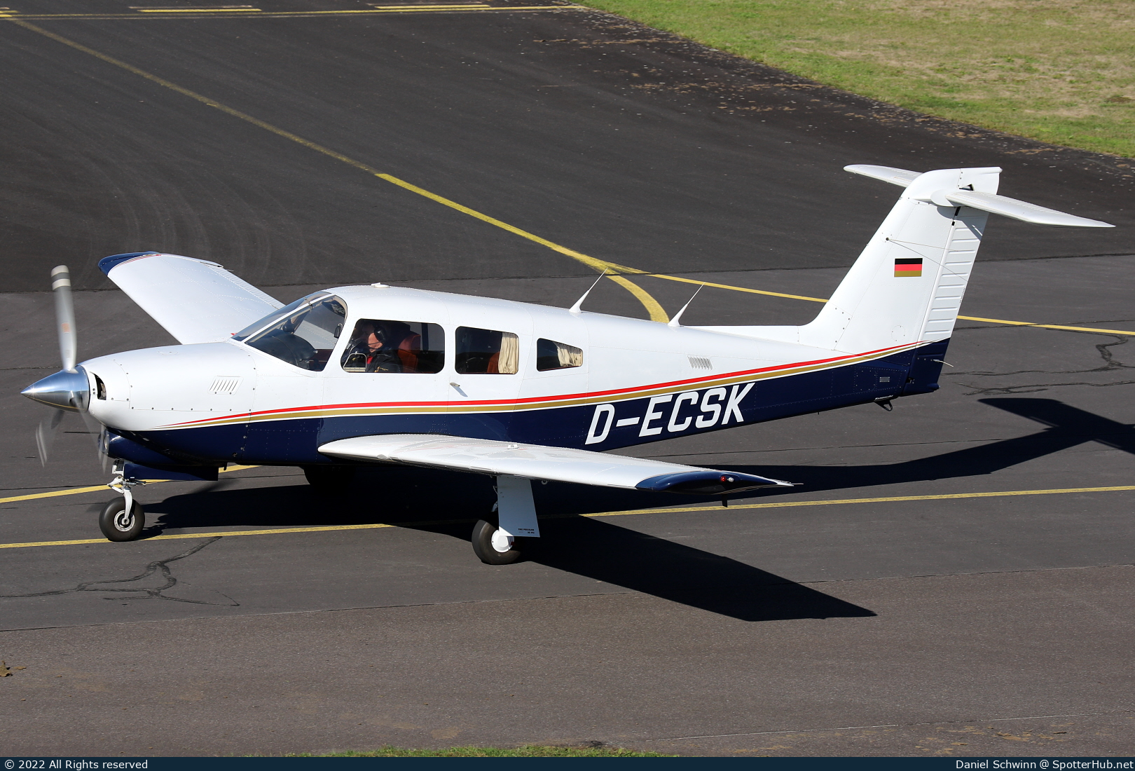 Photo of D-ECSK - Piper PA-28RT-201T Turbo Arrow IV operated by Private