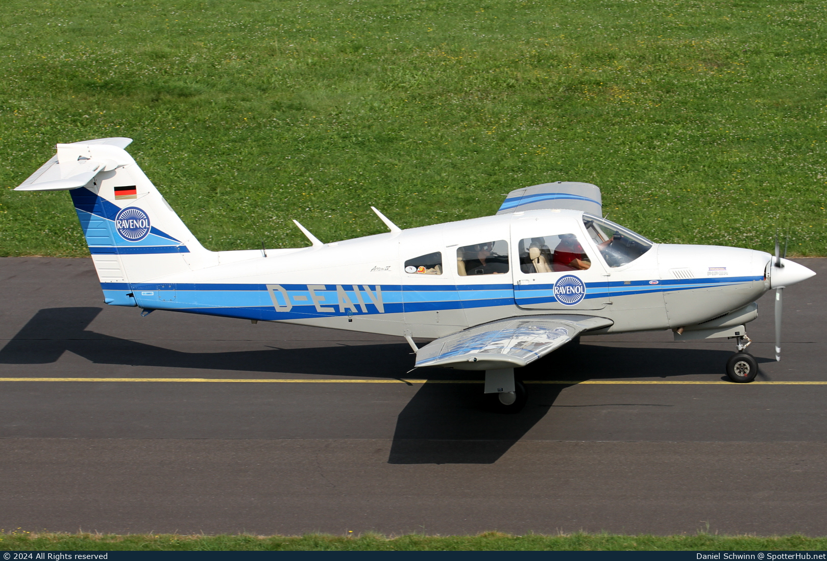 Photo of D-EAIV - Piper PA-28RT-201T Turbo Arrow IV operated by Private