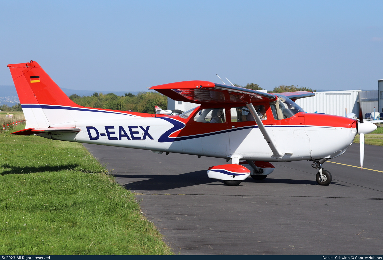 Photo of D-EAEX - Reims-Cessna F172N Skyhawk II operated by Flugsportverein 1910 Karlsruhe