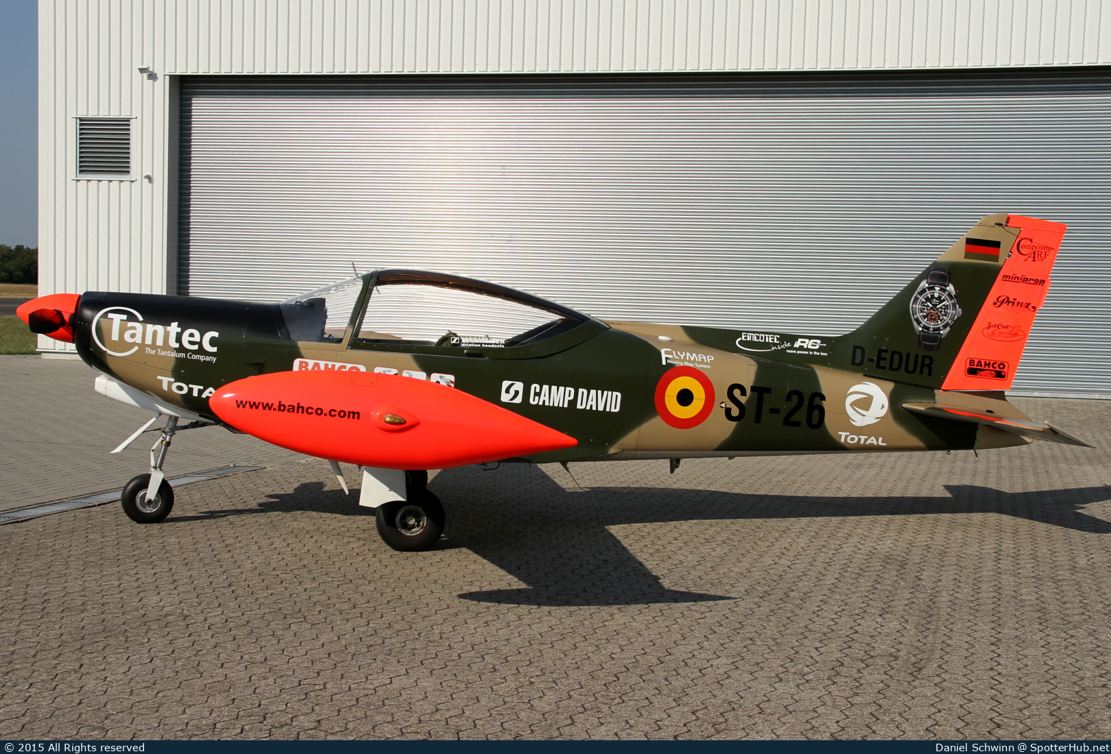 Photo of D-EDUR - SIAI-Marchetti SF.260 operated by Formation Team Niebergall