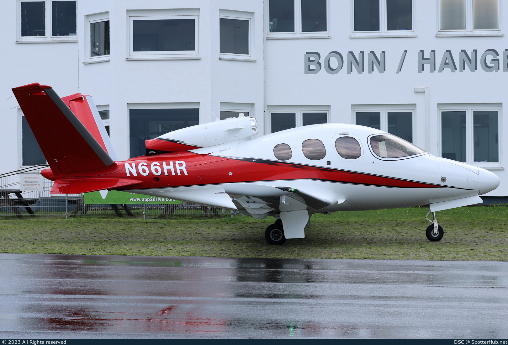 Photo of N66HR - Cirrus Vision Jet G2+ operated by Private