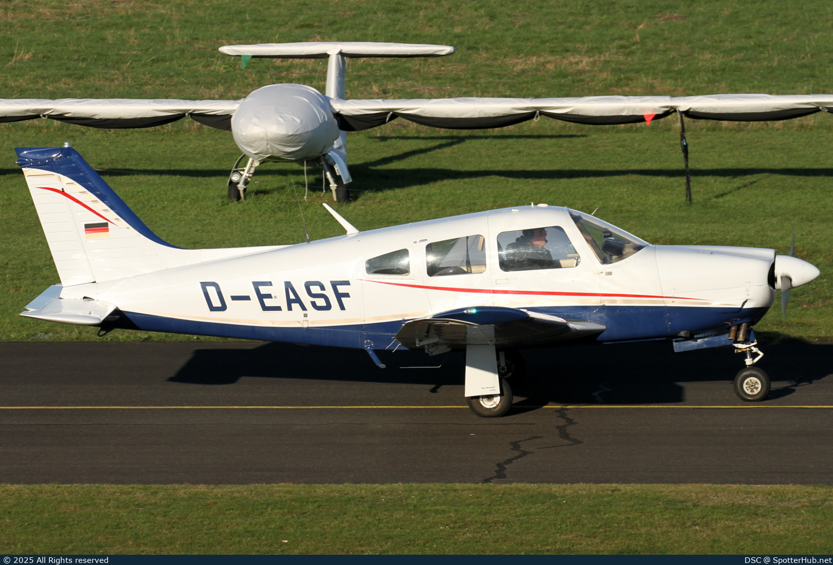 Photo of D-EASF - Piper PA-28R-201 Cherokee Arrow III operated by Private