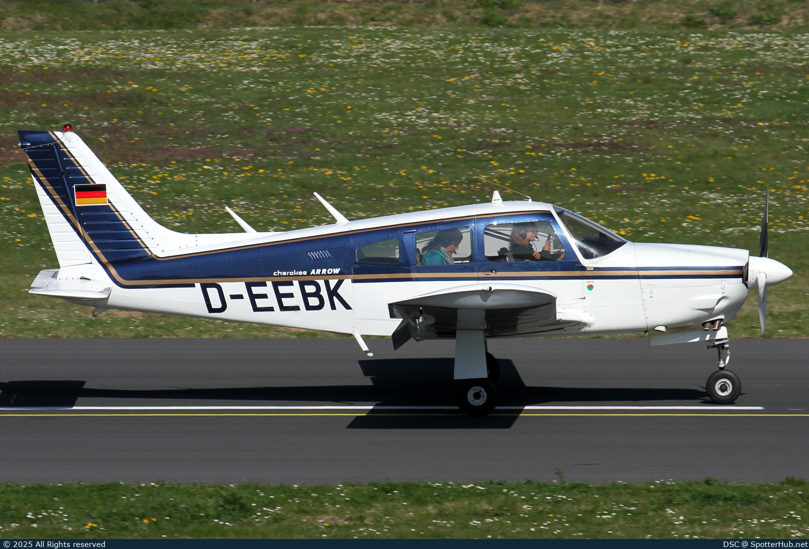 Photo of D-EEBK - Piper PA-28R-200 Cherokee Arrow II operated by Private