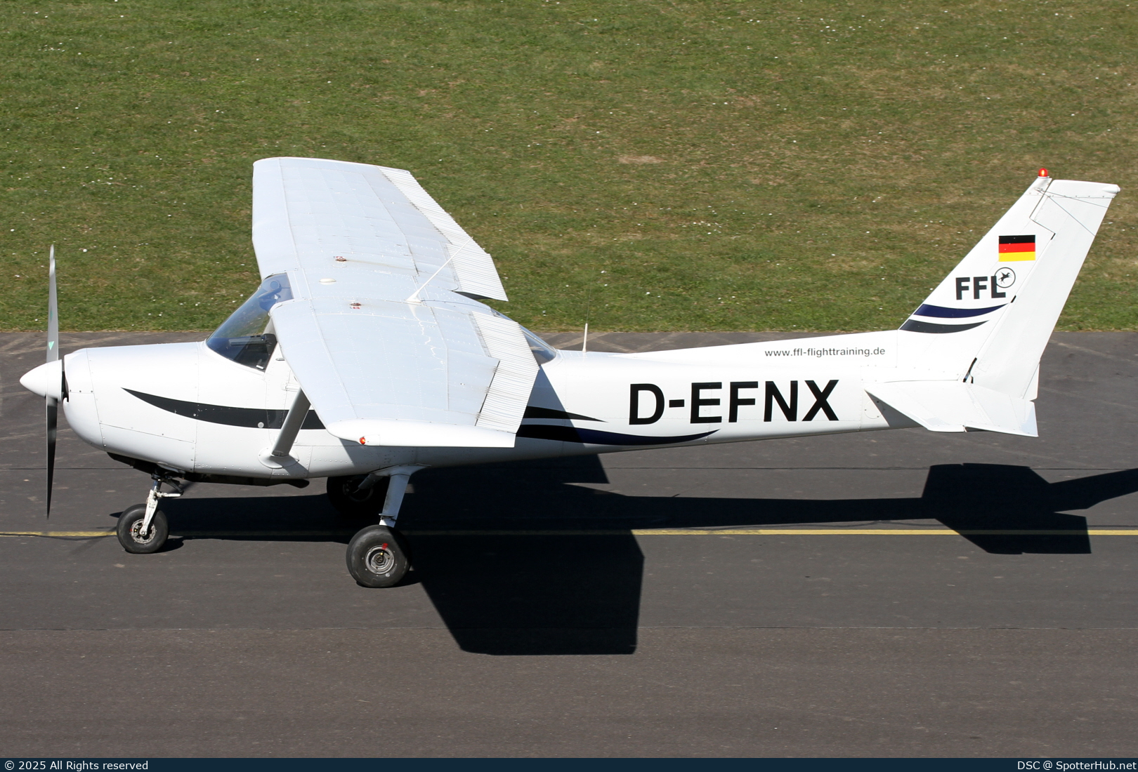 Photo of D-EFNX - Reims-Cessna F152 operated by FFL Flugschule