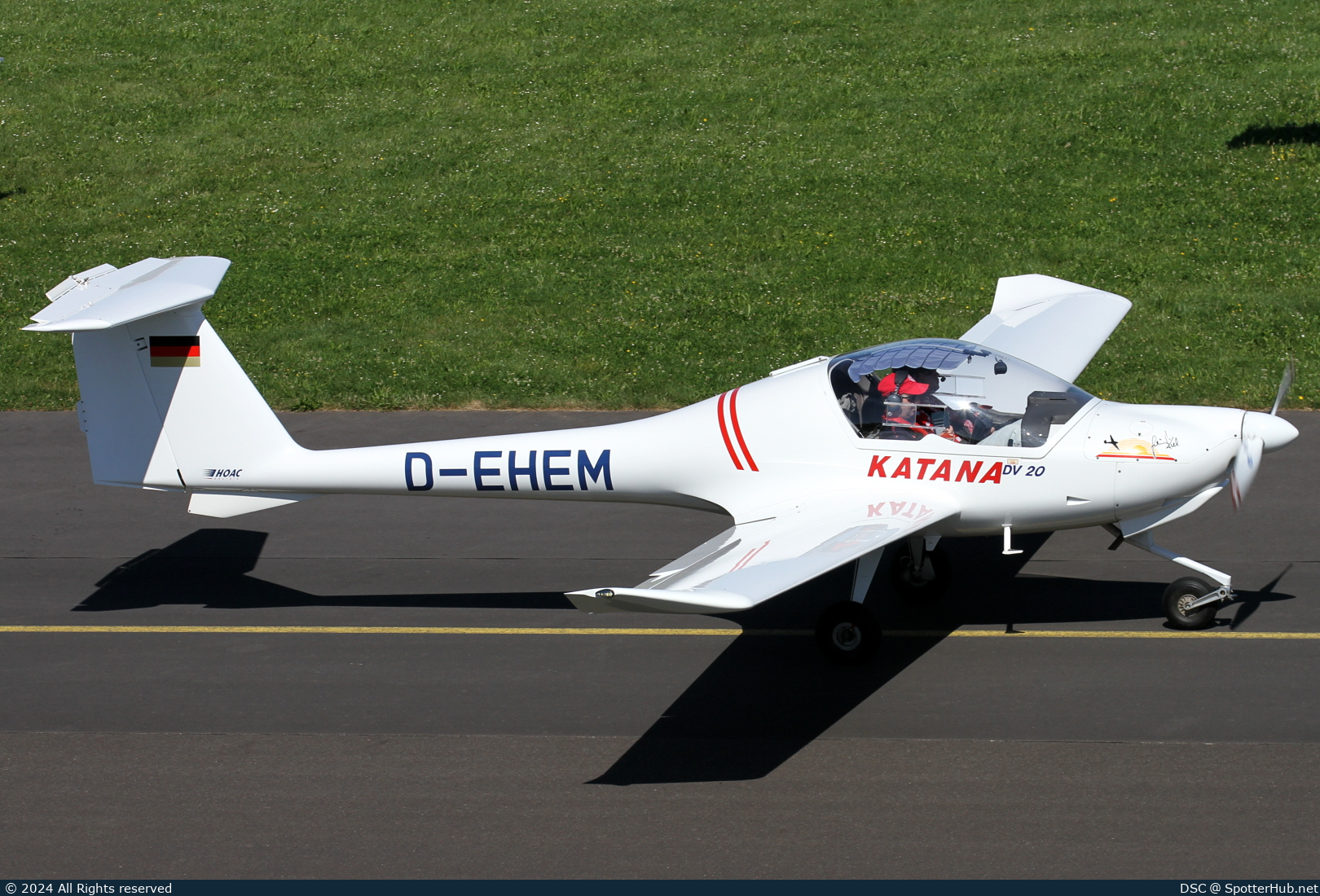 Photo of D-EHEM - Diamond DV20-100 Katana operated by Private