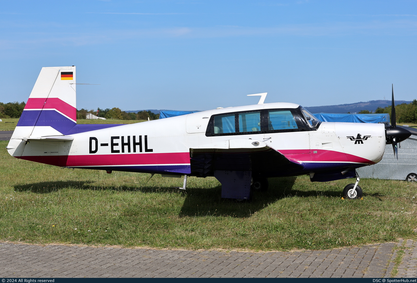 Photo of D-EHHL - Mooney M20F Executive 21 operated by Private