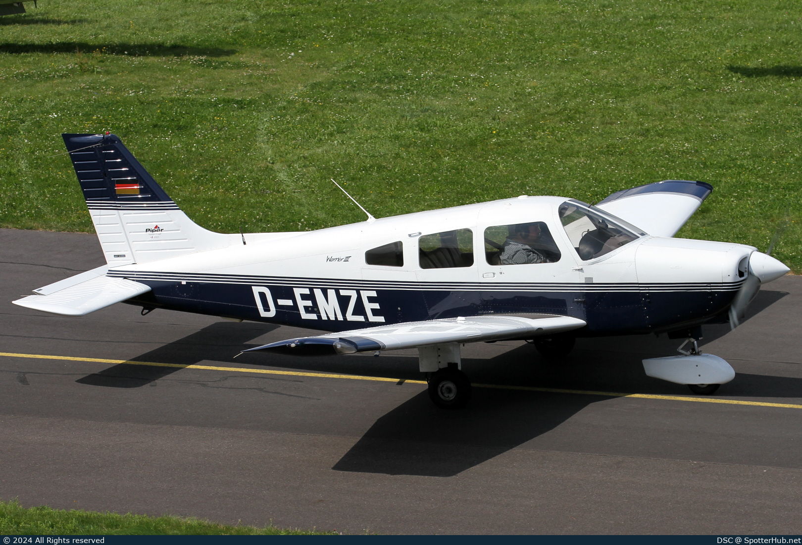 Photo of D-EMZE - Piper PA-28-161 Warrior III operated by Aeronautenclub Don Bosco