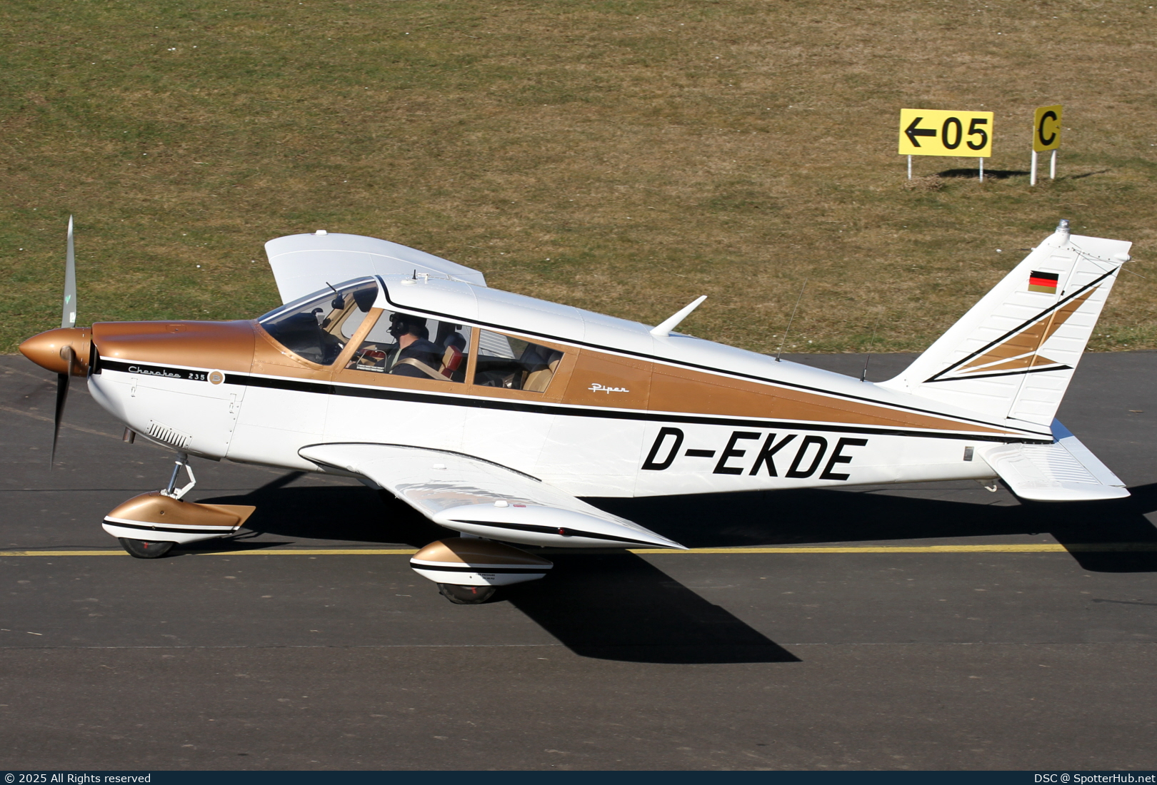 Photo of D-EKDE - Piper PA-28-235 Cherokee B operated by Luftsportclub Babenhausen