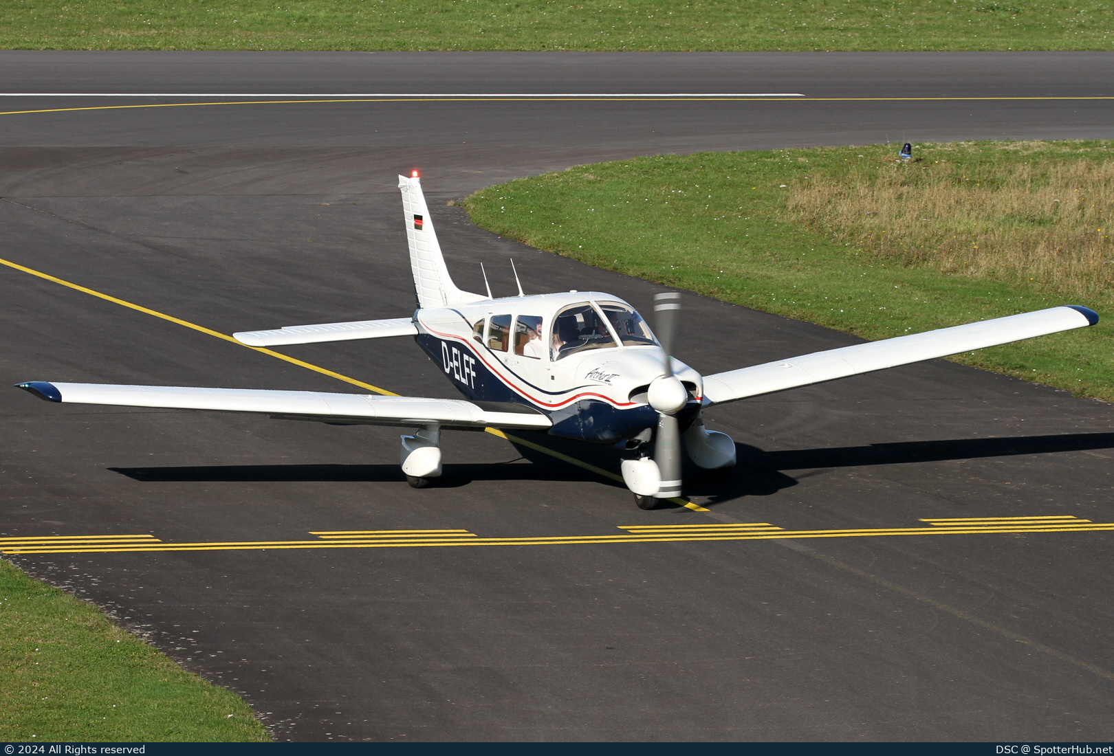Photo of D-ELFF - Piper PA-28-181 Archer II operated by Kölner Klub für Luftsport