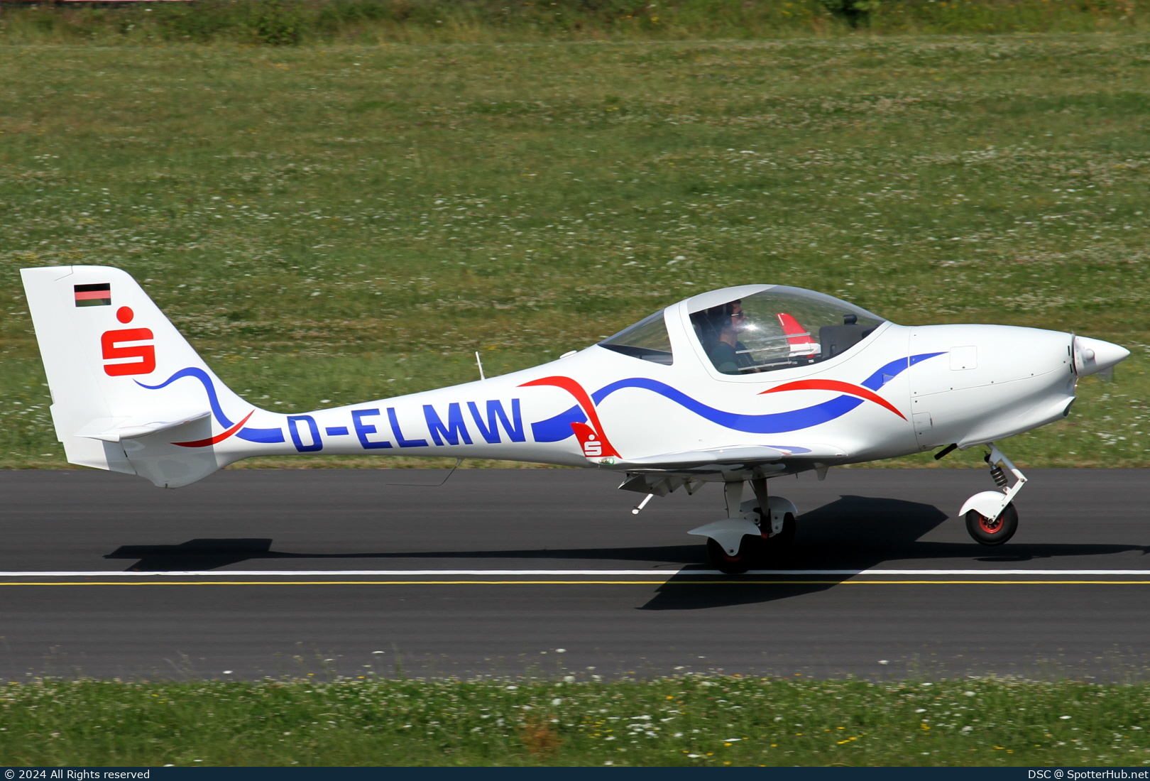 Photo of D-ELMW - Aquila A211 operated by Kurhessischer Verein für Luftfahrt