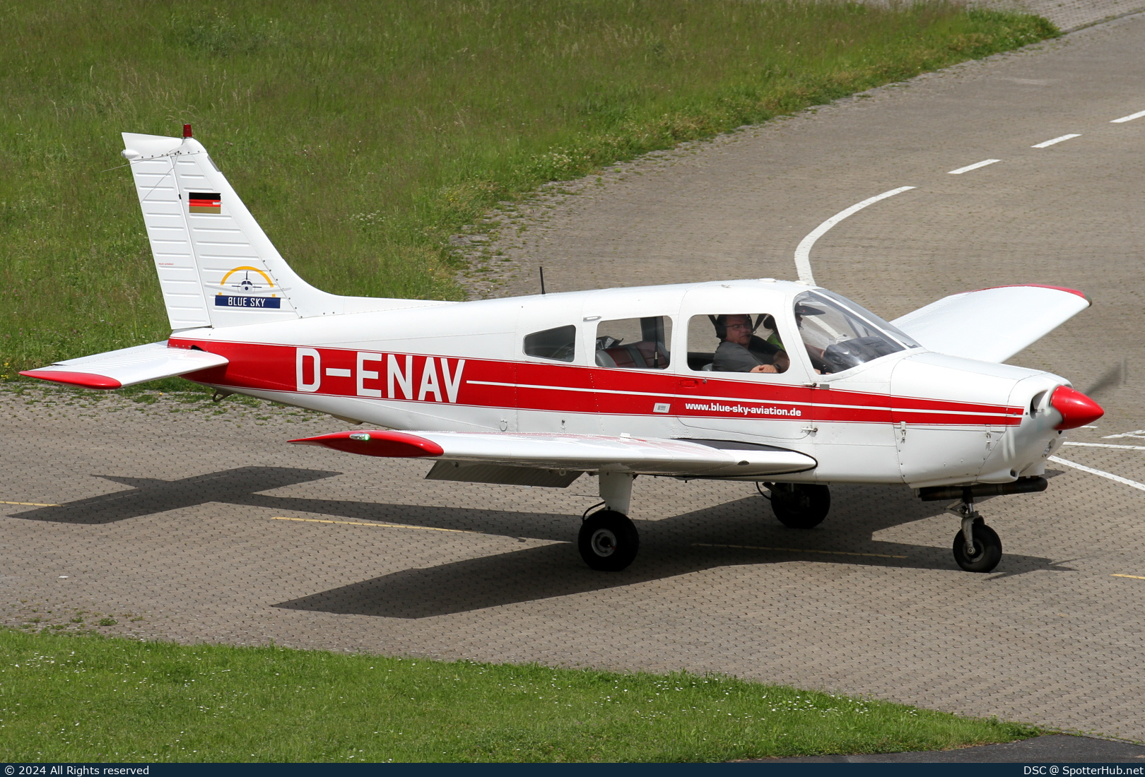 Photo of D-ENAV - Piper PA-28-161 Warrior II operated by Blue Sky Aviation