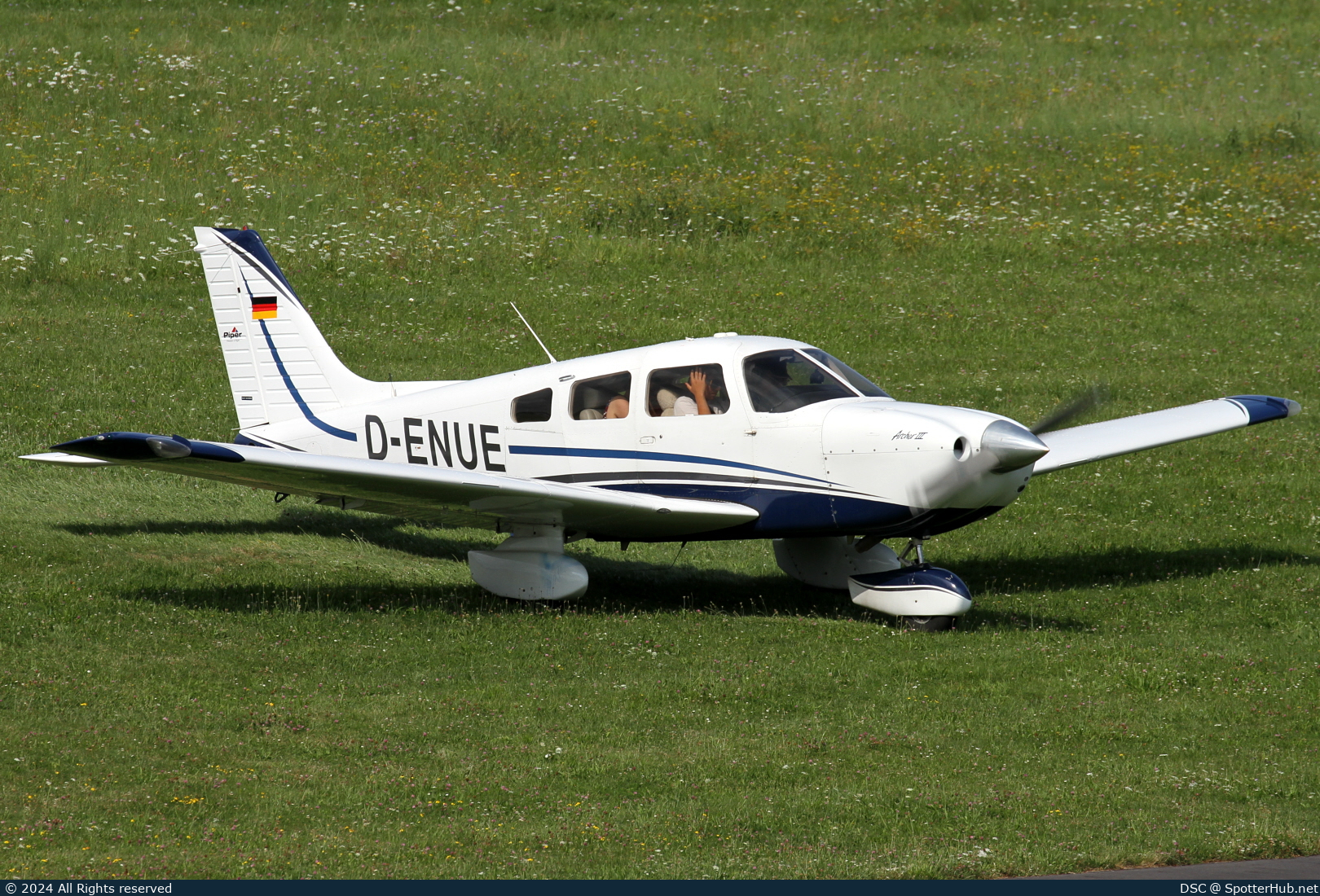 Photo of D-ENUE - Piper PA-28-181 Archer III operated by Aero Club Nürnberg