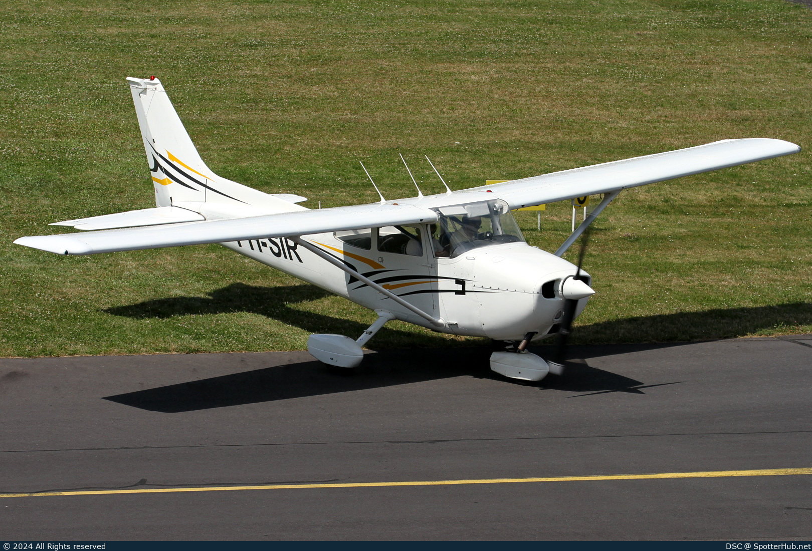 Photo of PH-SIR - Reims-Cessna F172M Skyhawk operated by Kammon Aviation
