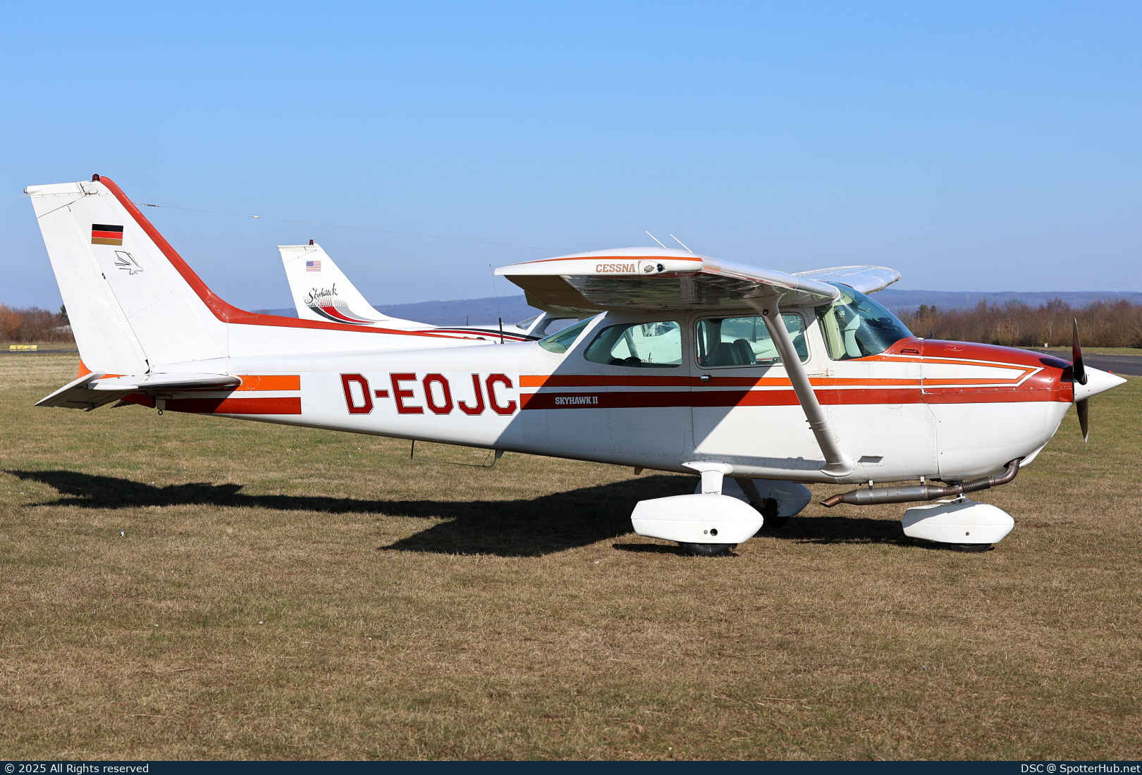 Photo of D-EOJC - Cessna 172P Skyhawk II operated by Luftsportverein Eschendorf