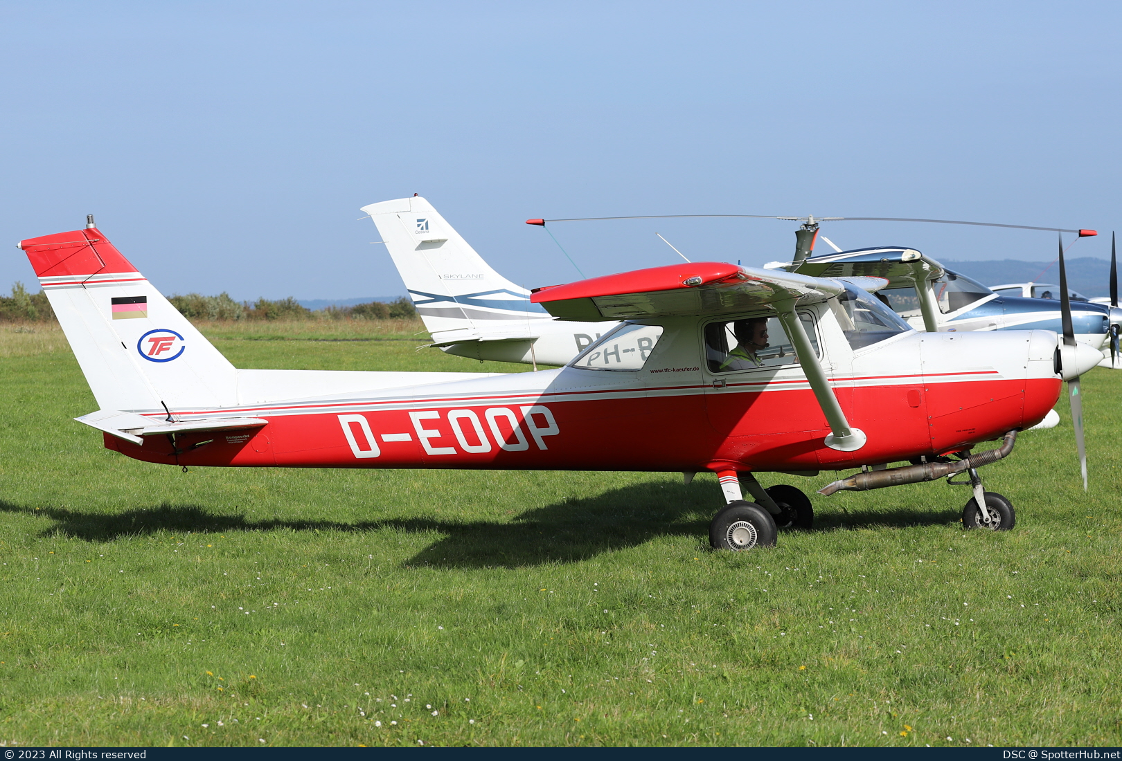 Photo of D-EOOP - Reims-Cessna F152 operated by TFC Flight Training