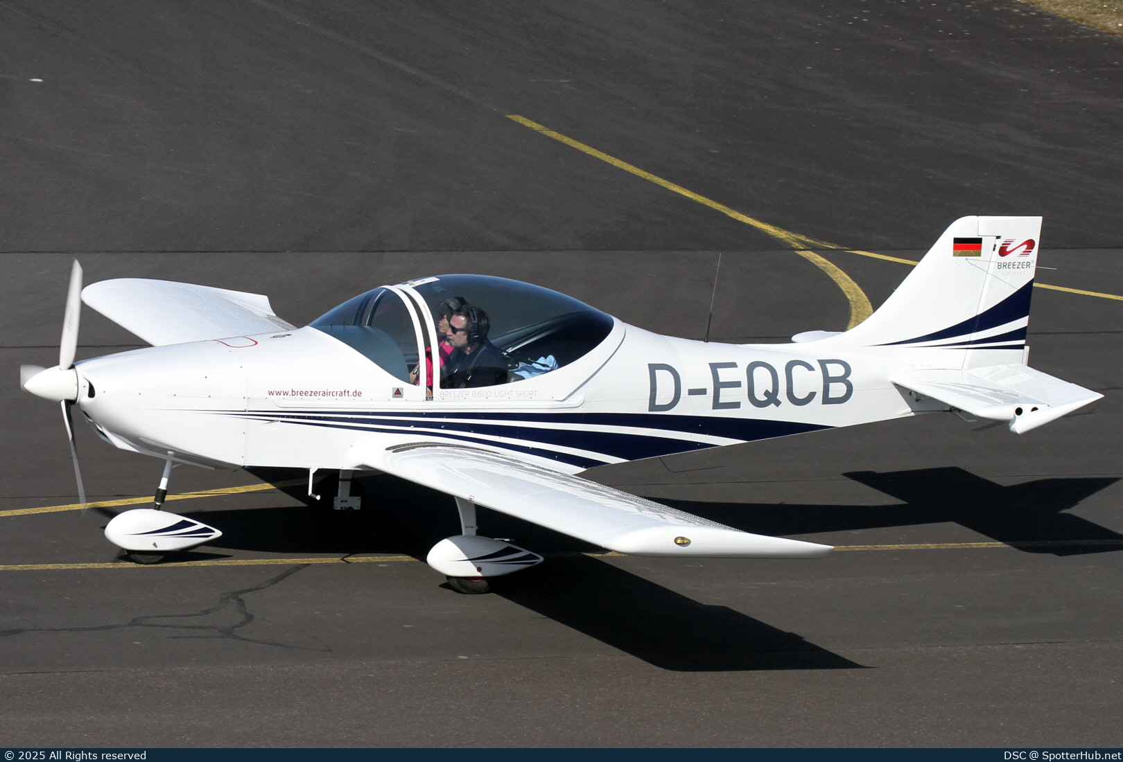 Photo of D-EQCB - Breezer B600 operated by Aero-Club Butzbach