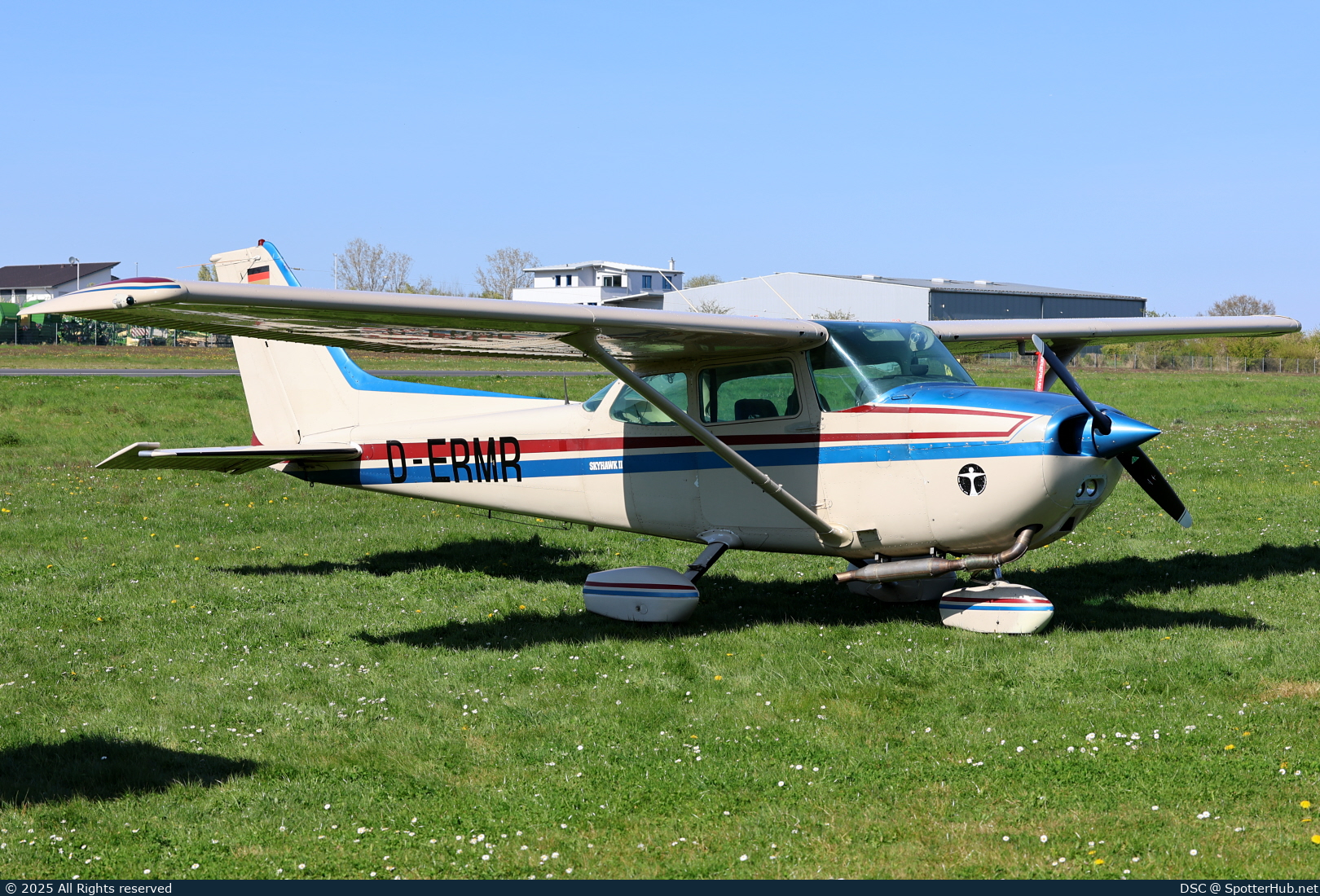 Photo of D-ERMR - Cessna 172P Skyhawk II operated by Luftsportverein Kreis Lüchow-Dannenberg