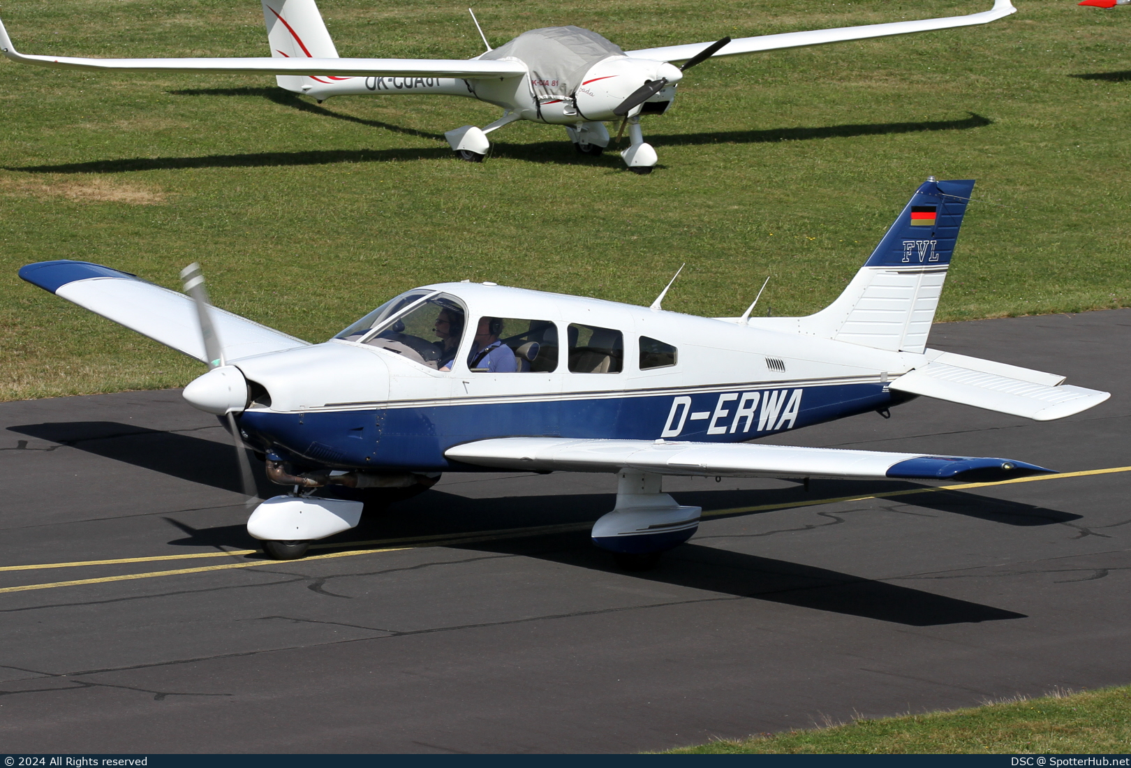 Photo of D-ERWA - Piper PA-28-181 Archer II operated by FVL Frankfurter Verein für Luftfahrt